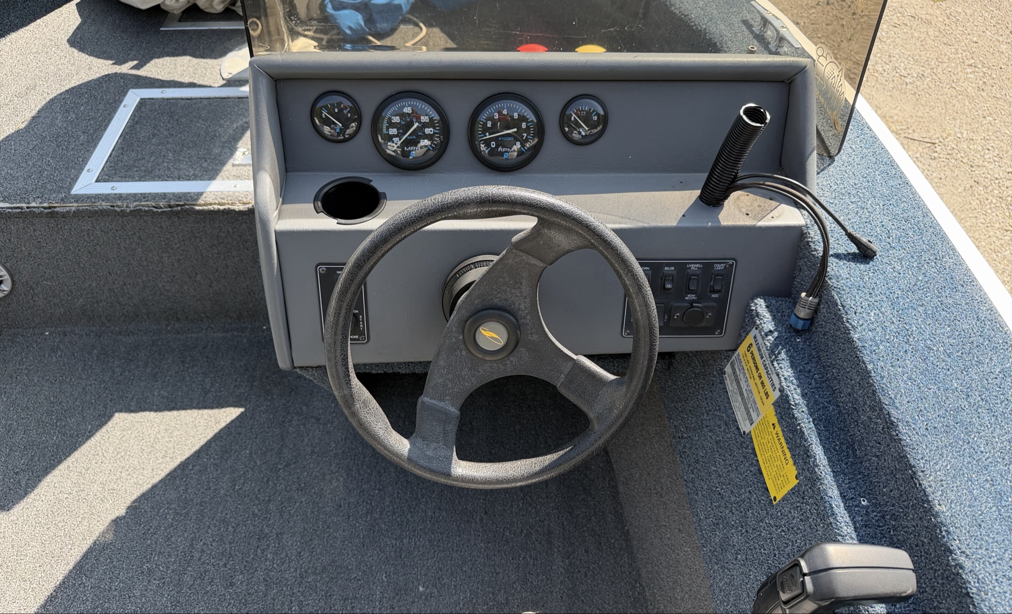 1995 starcraft- tourneyfish- - for sale near elk-river, minnesota 106317_33_dash_from_driver.jpg