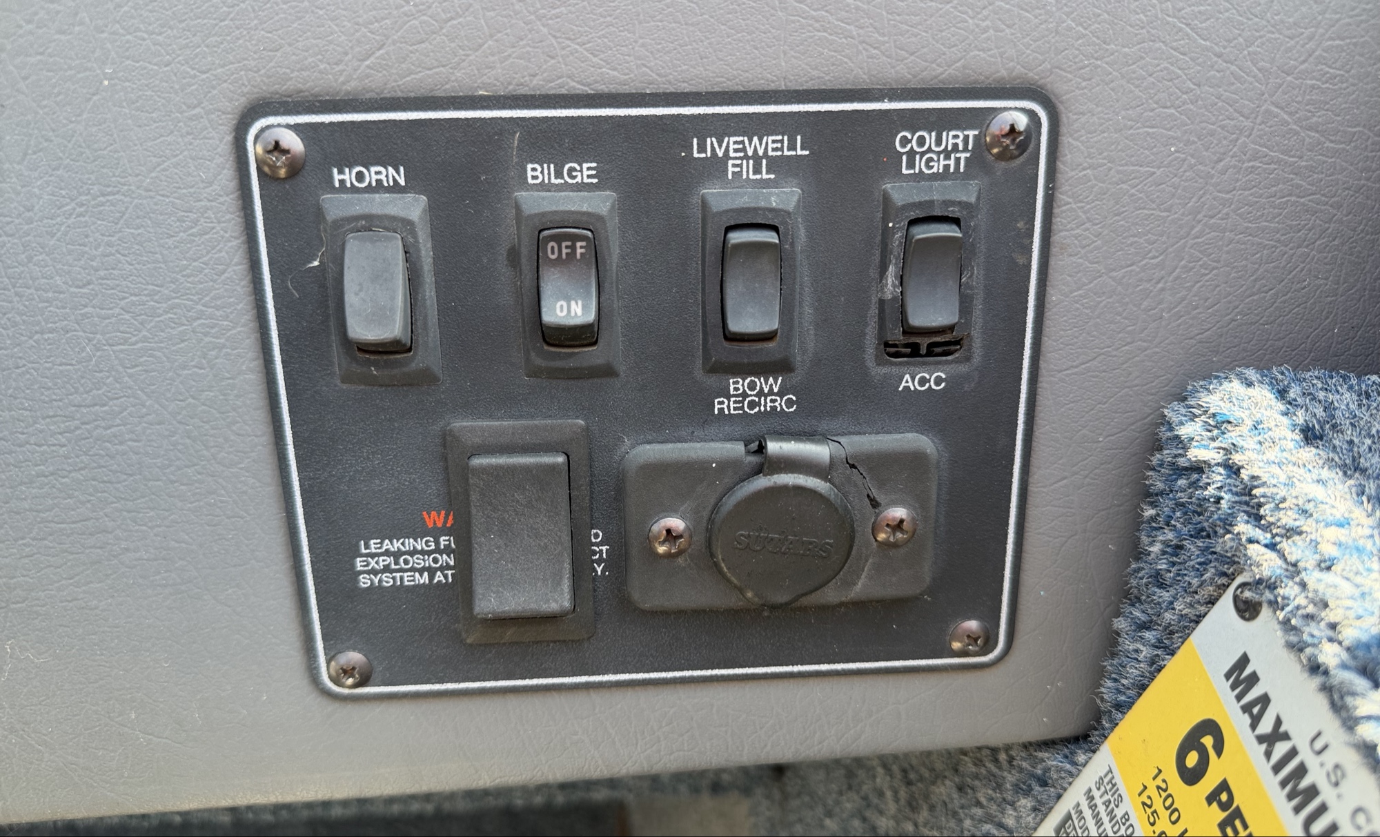 1995 starcraft- tourneyfish- - for sale near elk-river, minnesota 106317_39_radio_closeup.jpg