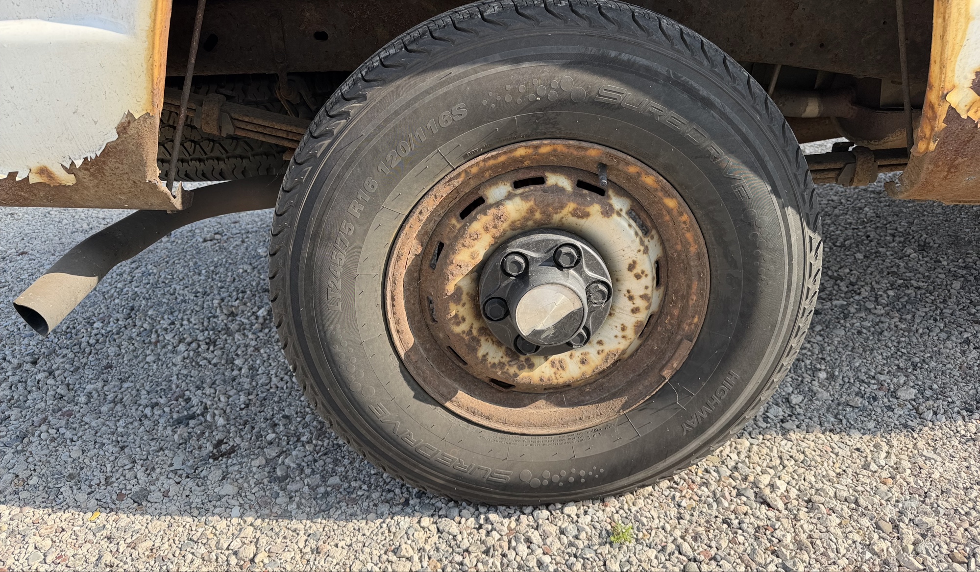 1998 chevrolet c-k-1500 reg.-cab-w-t-6.5-ft.-bed-4wd with 168025 miles for sale near elk-river, minnesota 106318_14_rear_pass_wheel.jpg