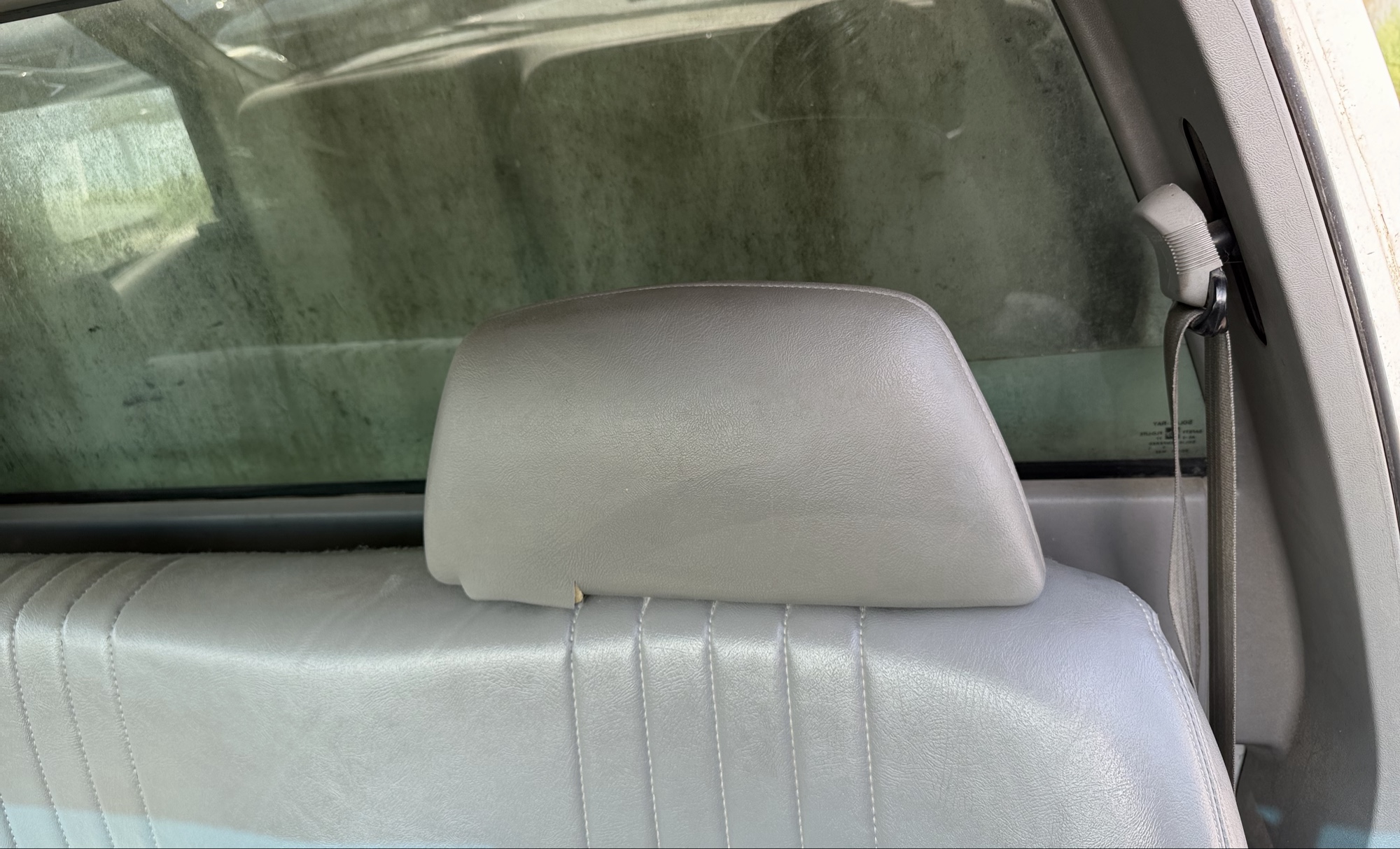 1998 chevrolet c-k-1500 reg.-cab-w-t-6.5-ft.-bed-4wd with 168025 miles for sale near elk-river, minnesota 106318_24_drv_rear_seat.jpg