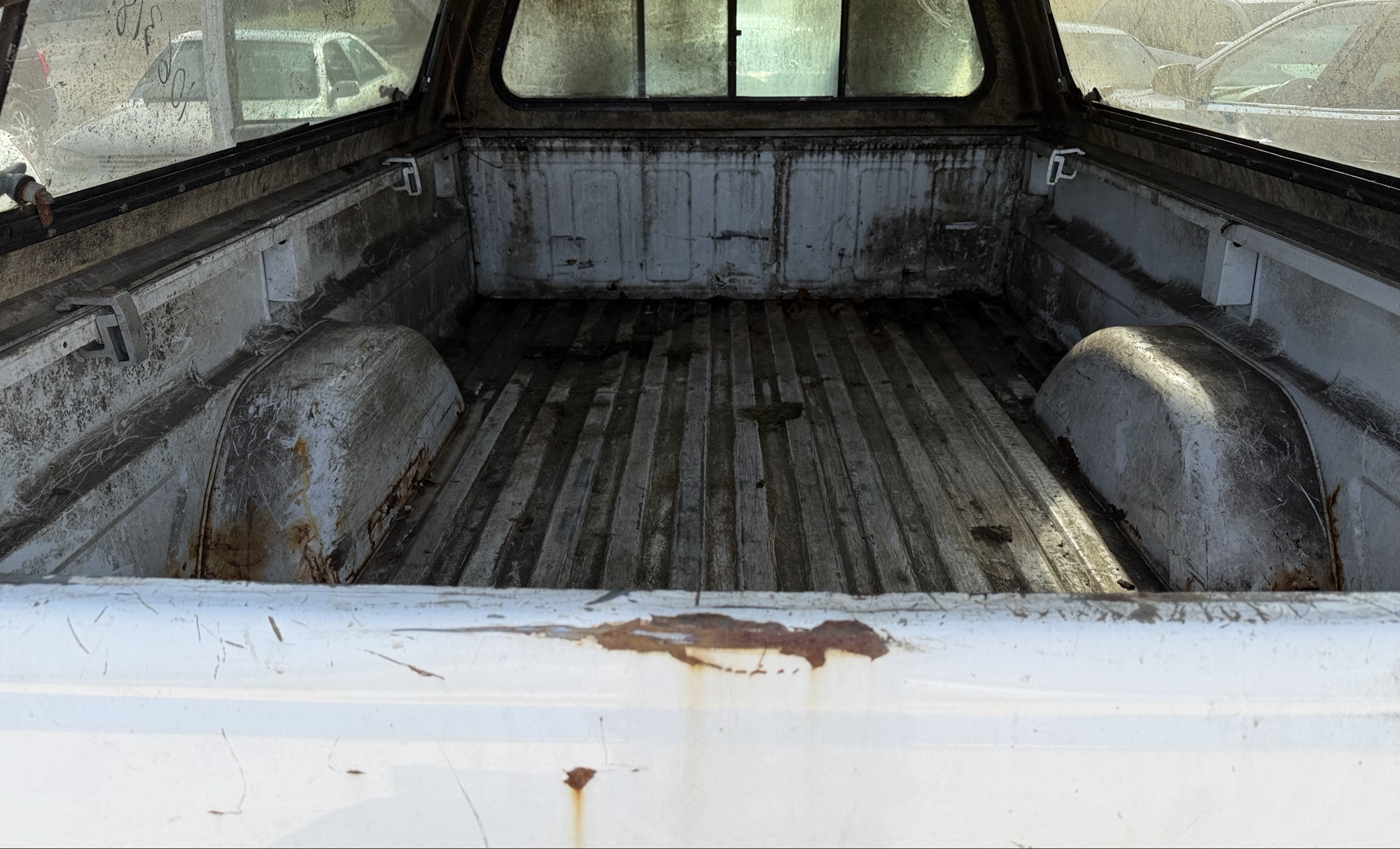 1998 chevrolet c-k-1500 reg.-cab-w-t-6.5-ft.-bed-4wd with 168025 miles for sale near elk-river, minnesota 106318_26_trunk.jpg
