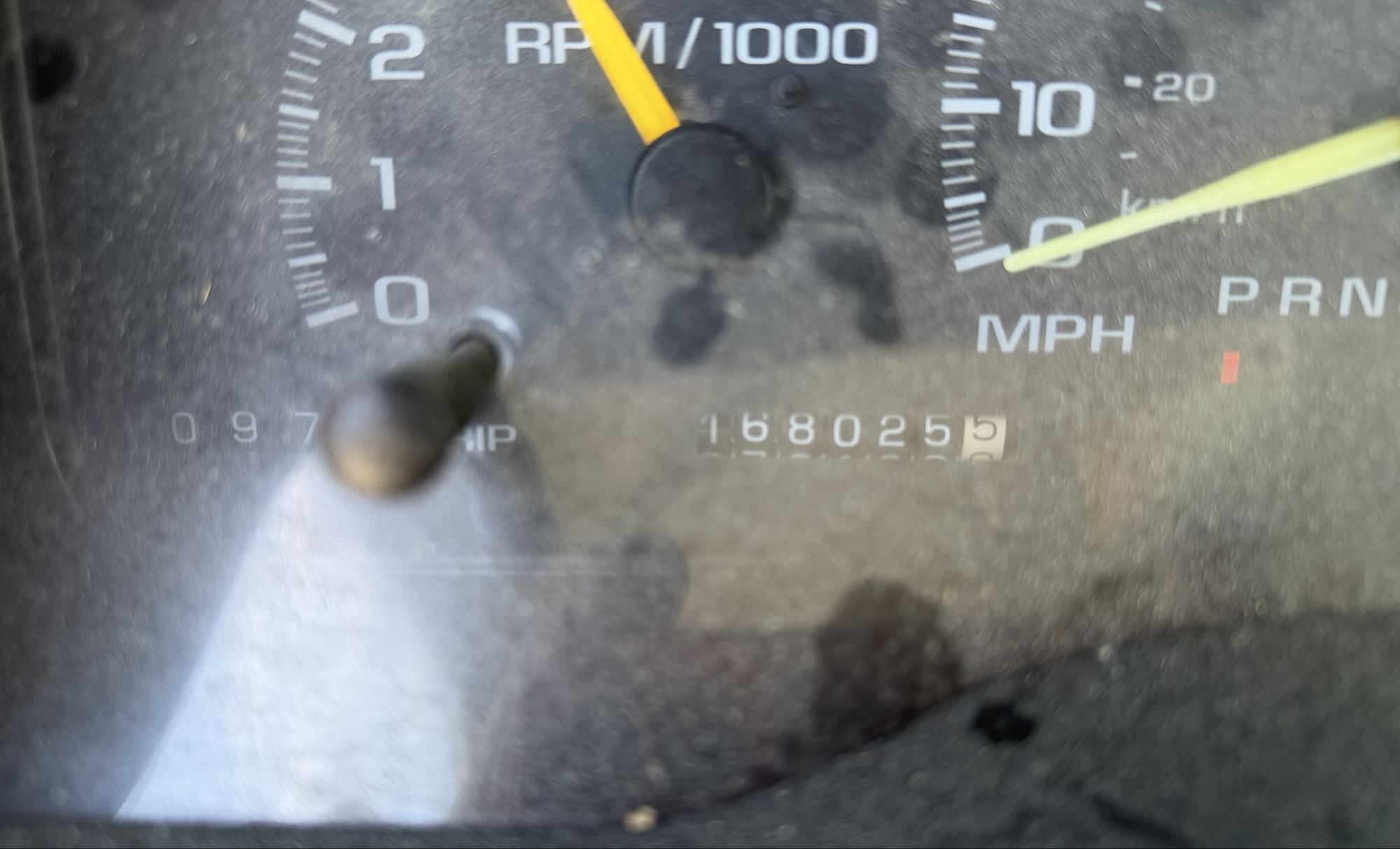1998 chevrolet c-k-1500 reg.-cab-w-t-6.5-ft.-bed-4wd with 168025 miles for sale near elk-river, minnesota 106318_44_mileage_closeup.jpg