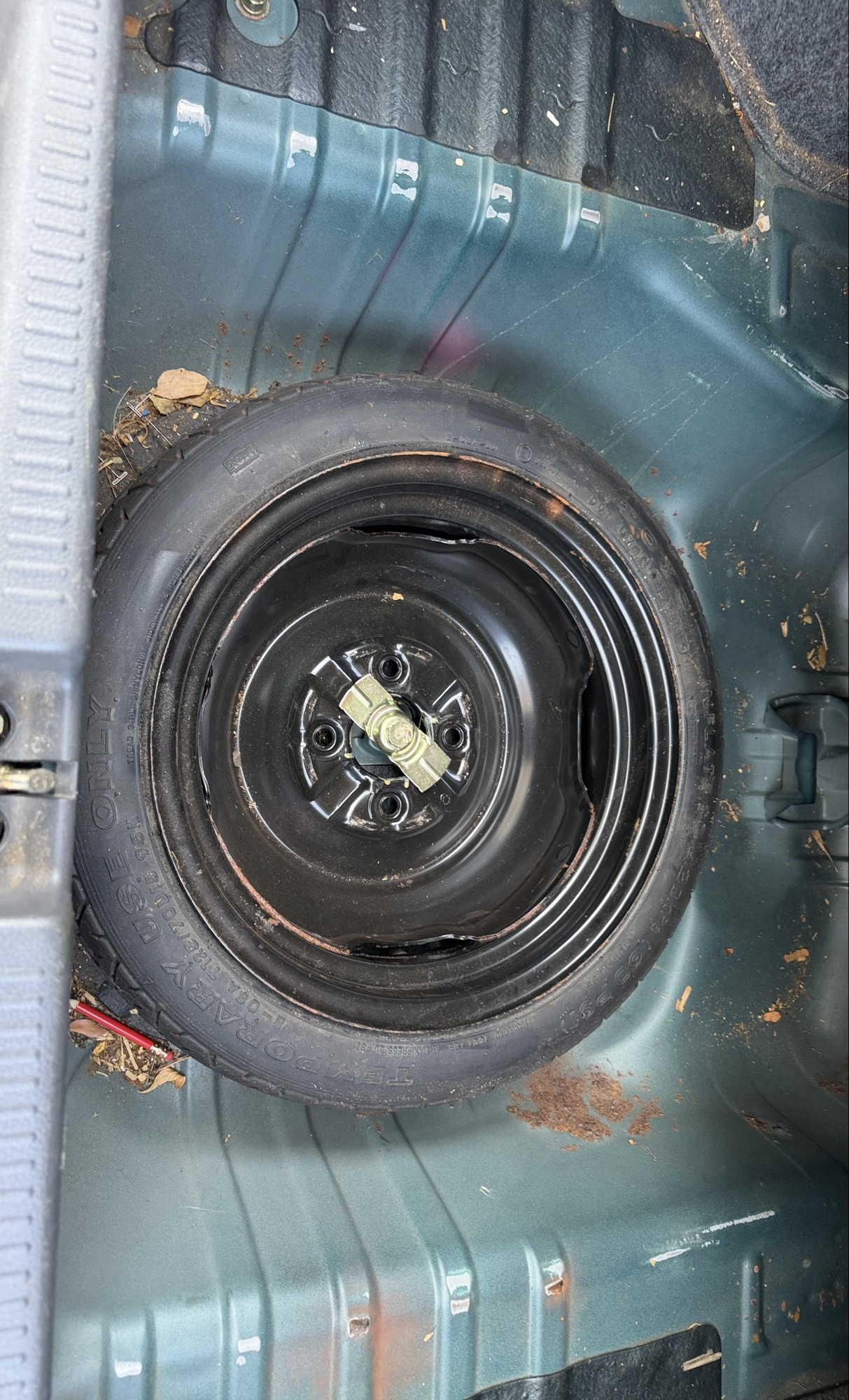 2002 mitsubishi lancer base with 166691 miles for sale near elk-river, minnesota 106319_27_spare_tire.jpg