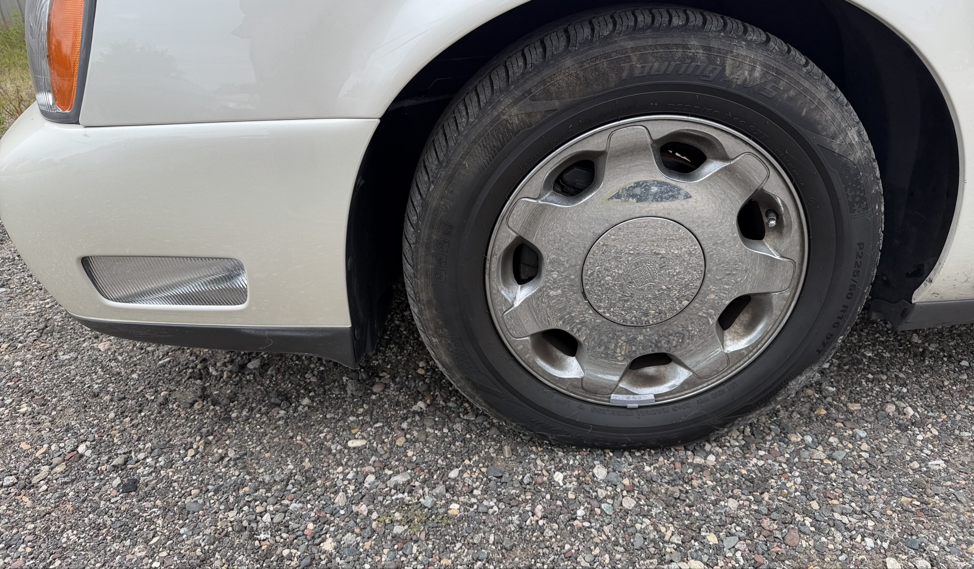 2000 cadillac deville dhs with 89472 miles for sale near elk-river, minnesota 106320_12_drv_front_wheel.jpg