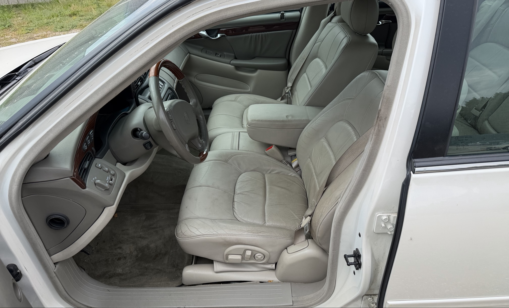 2000 cadillac deville dhs with 89472 miles for sale near elk-river, minnesota 106320_22_driver_seat.jpg