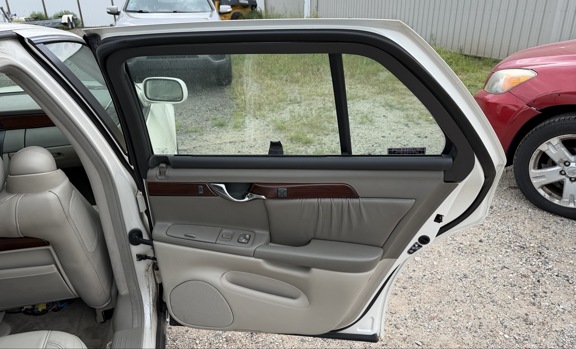 2000 cadillac deville dhs with 89472 miles for sale near elk-river, minnesota 106320_30_pass_rear_door_panel.jpg