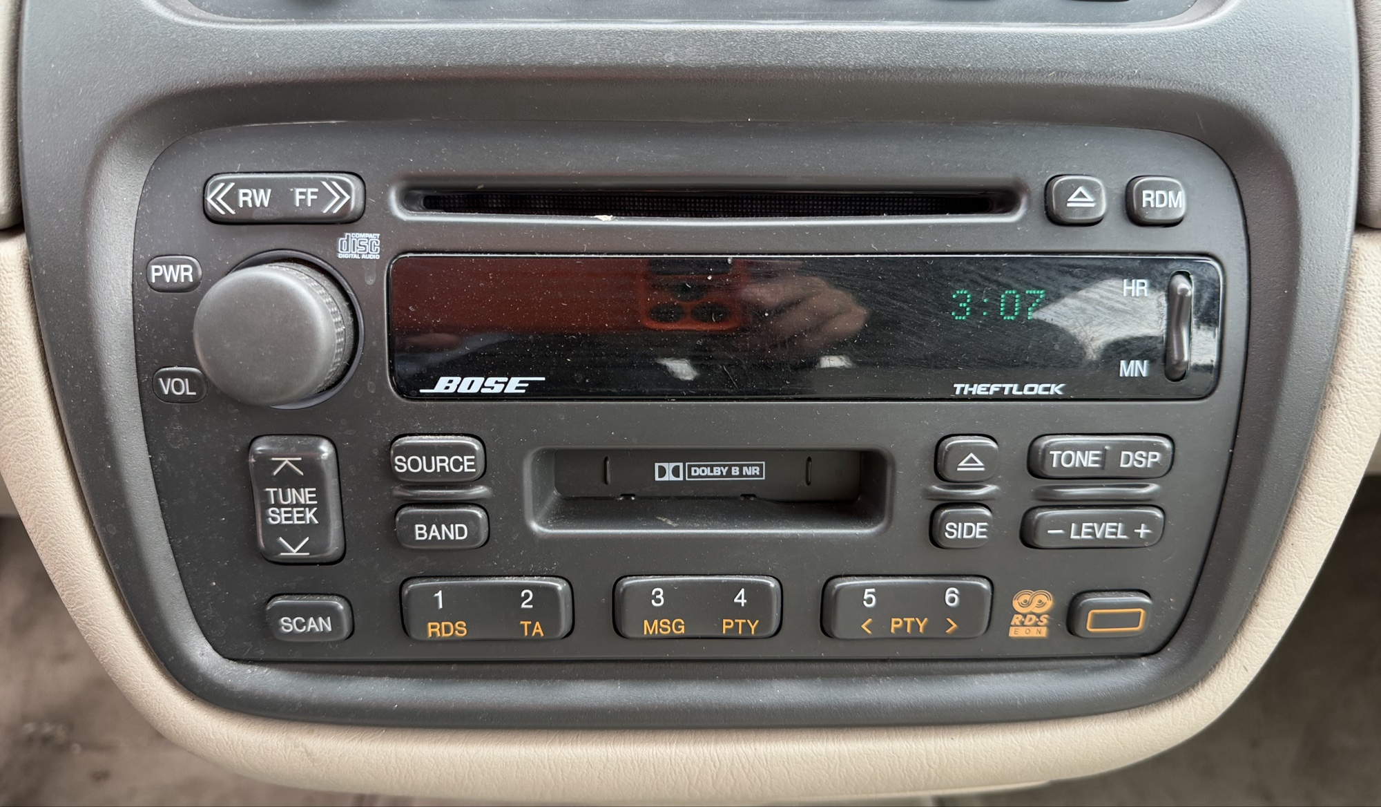 2000 cadillac deville dhs with 89472 miles for sale near elk-river, minnesota 106320_39_radio_closeup.jpg