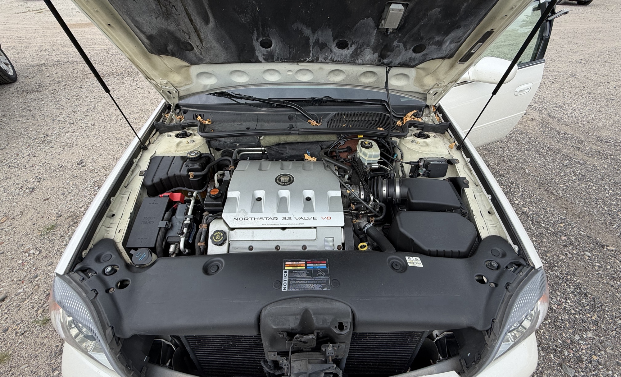 2000 cadillac deville dhs with 89472 miles for sale near elk-river, minnesota 106320_49_engine_bay.jpg