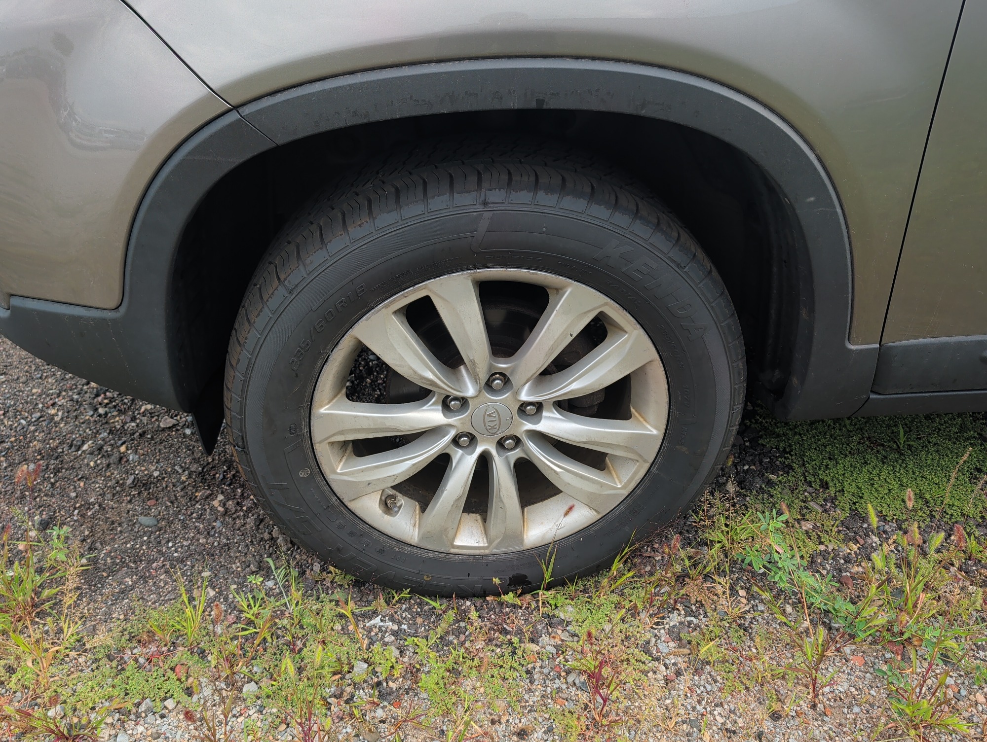 2011 kia sorento with 209211 miles for sale near elk-river, minnesota 106321_12_drv_front_wheel.jpg