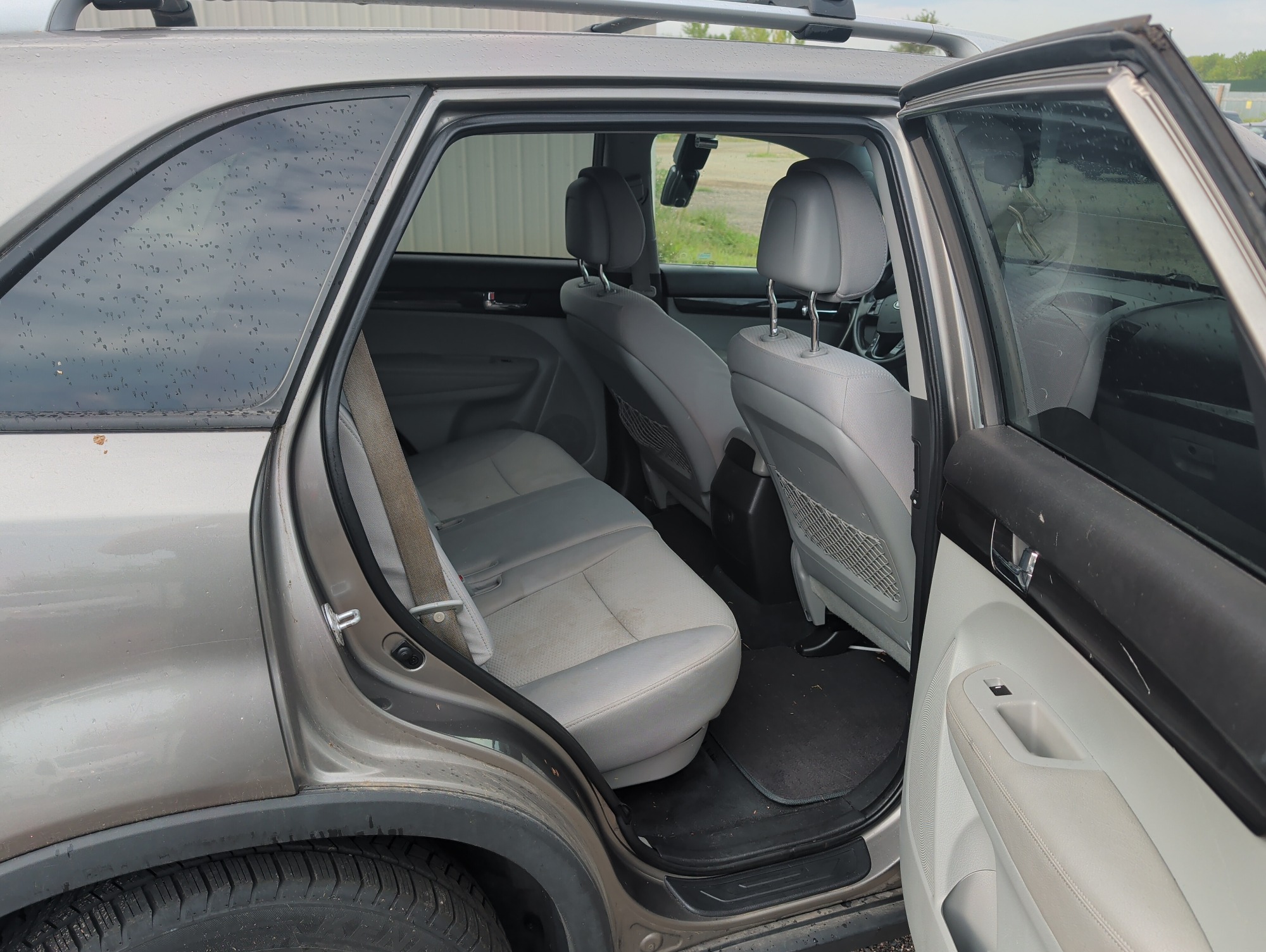 2011 kia sorento with 209211 miles for sale near elk-river, minnesota 106321_28_pass_rear_seat.jpg