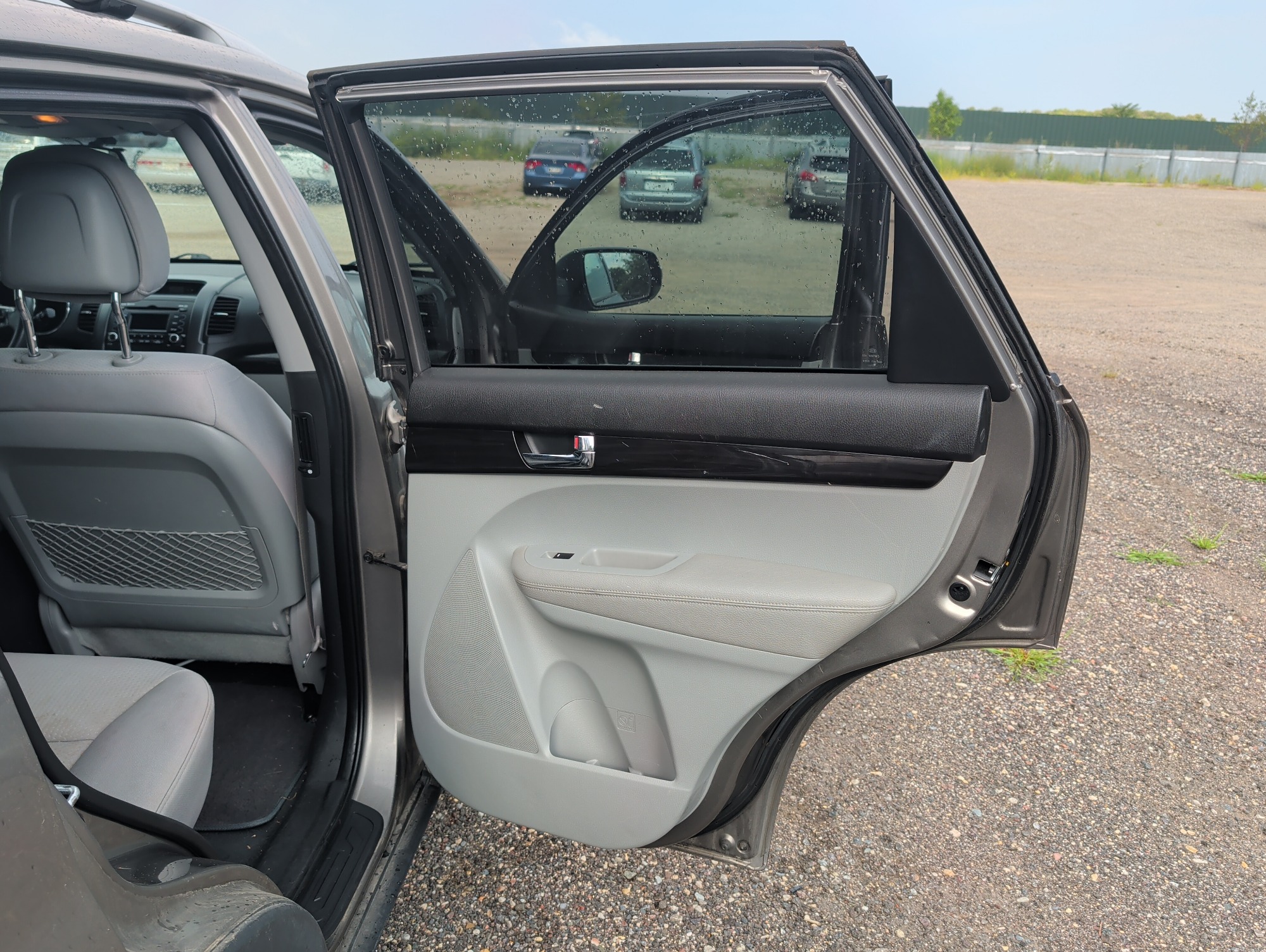 2011 kia sorento with 209211 miles for sale near elk-river, minnesota 106321_30_pass_rear_door_panel.jpg