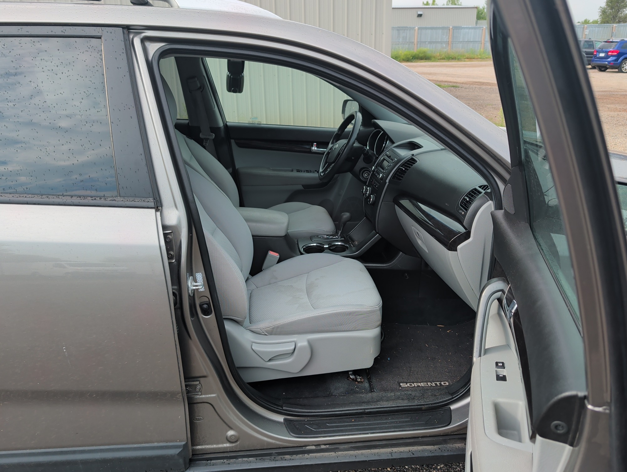 2011 kia sorento with 209211 miles for sale near elk-river, minnesota 106321_31_passenger_seat.jpg