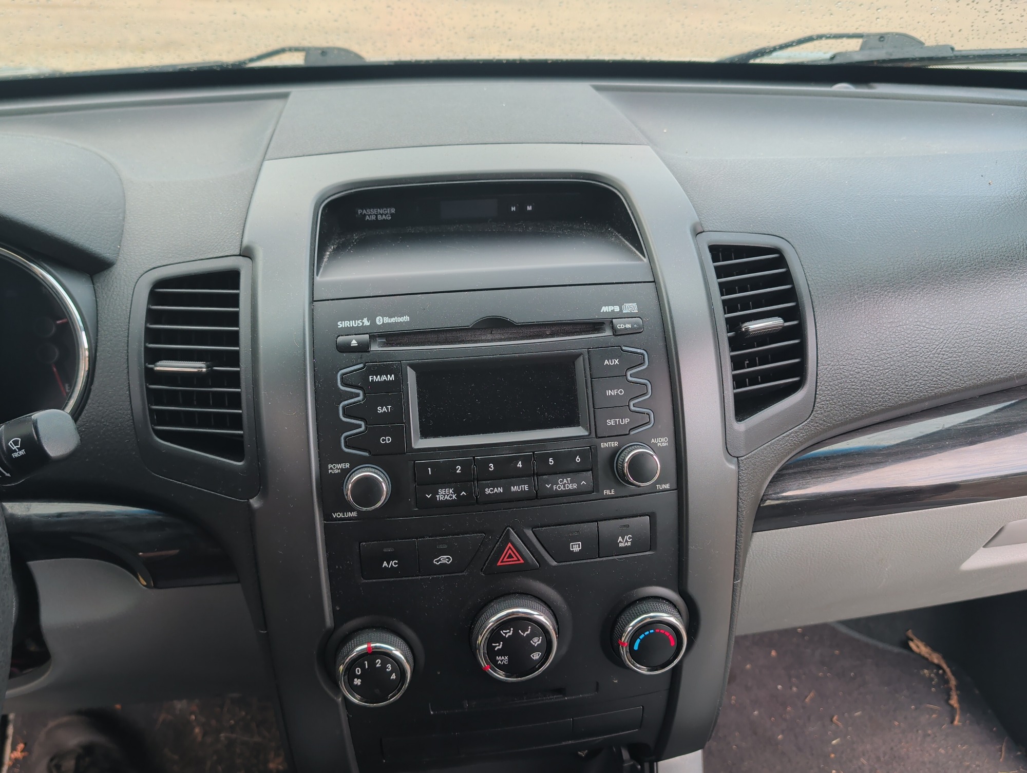 2011 kia sorento with 209211 miles for sale near elk-river, minnesota 106321_39_radio_closeup.jpg