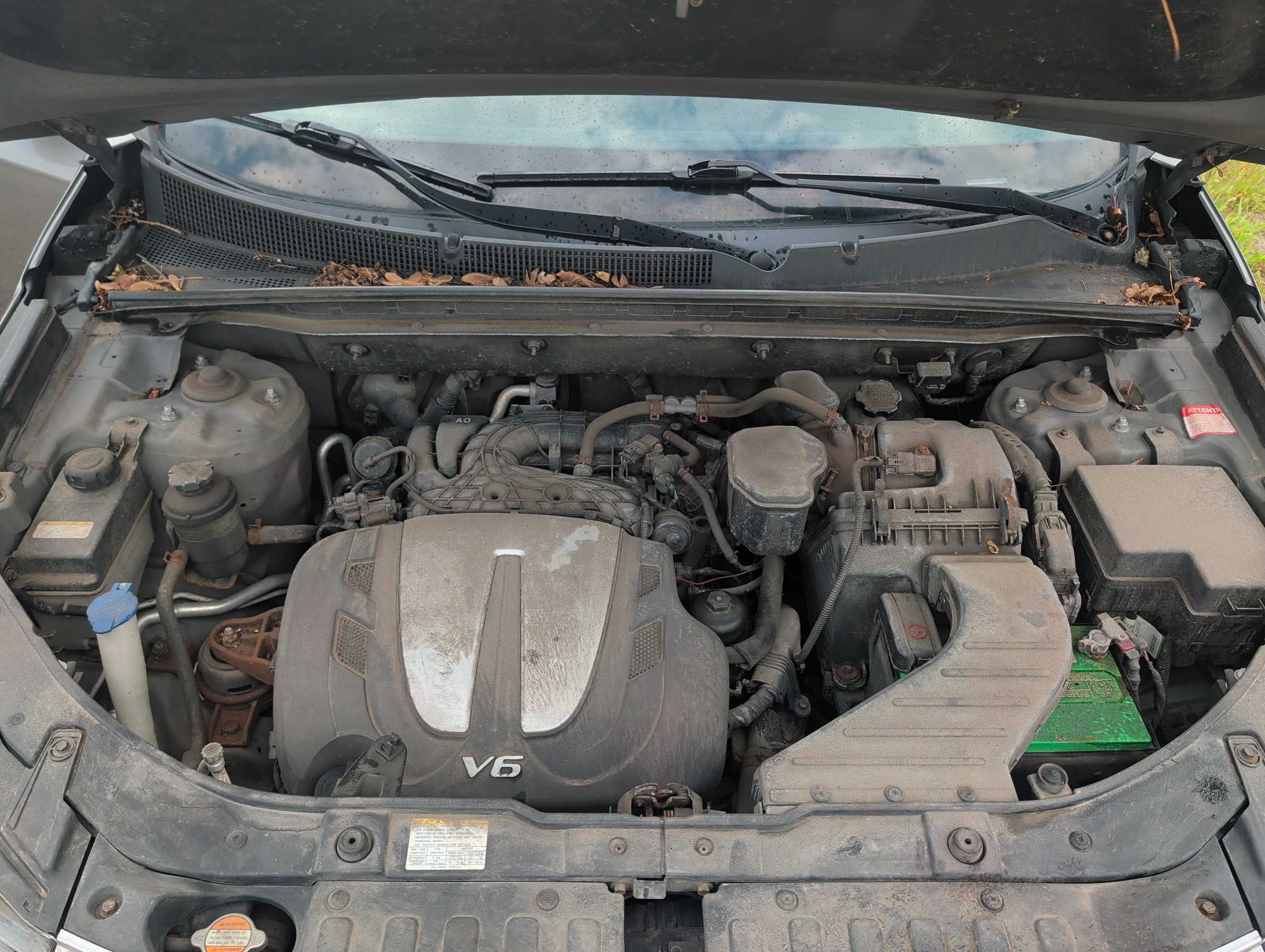 2011 kia sorento with 209211 miles for sale near elk-river, minnesota 106321_49_engine_bay.jpg