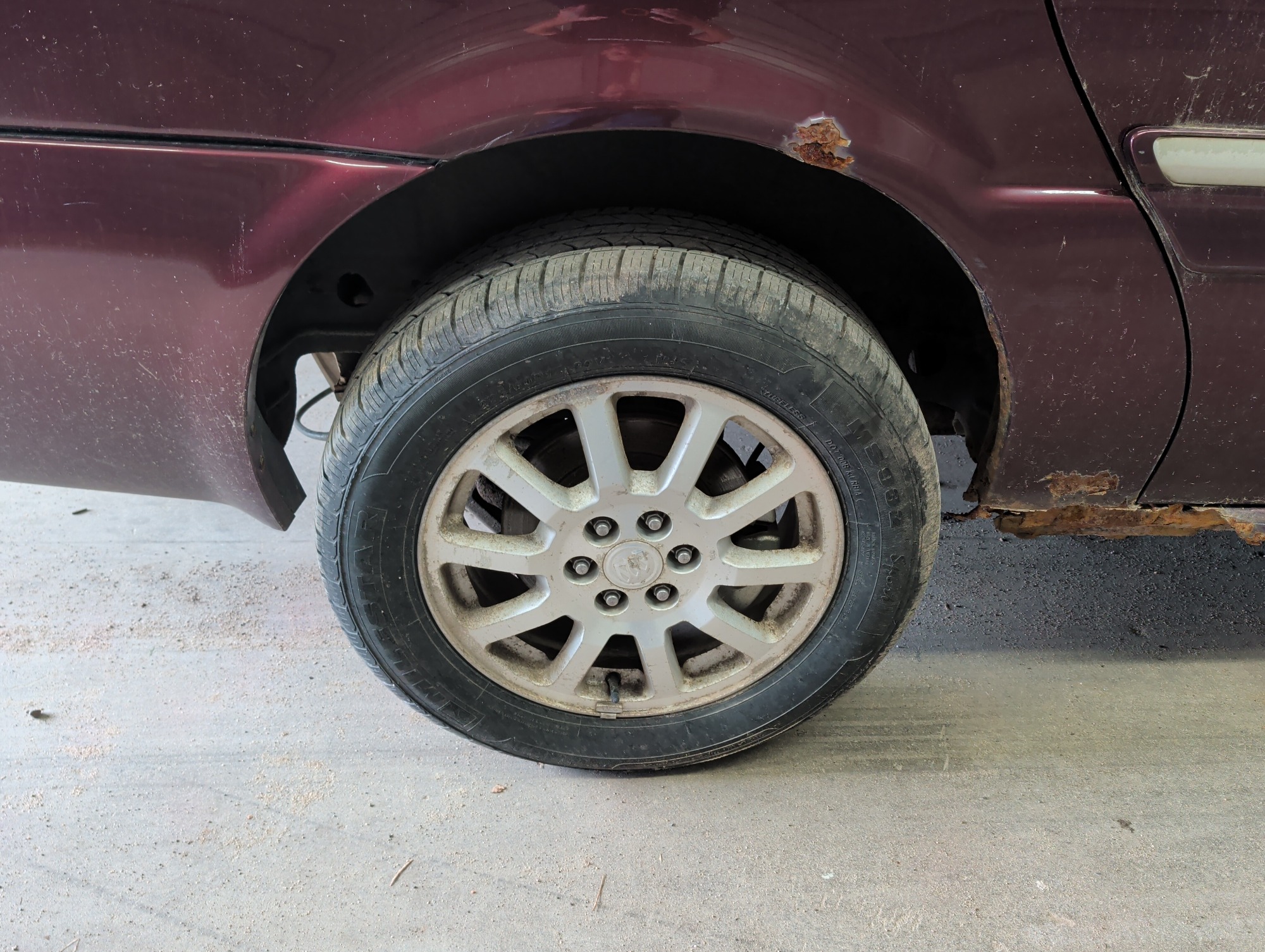 2006 buick terraza cx with 241067 miles for sale near elk-river, minnesota 106322_14_rear_pass_wheel.jpg