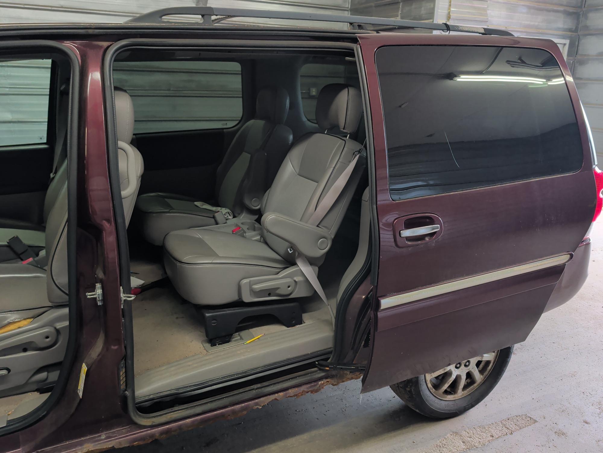 2006 buick terraza cx with 241067 miles for sale near elk-river, minnesota 106322_24_drv_rear_seat.jpg
