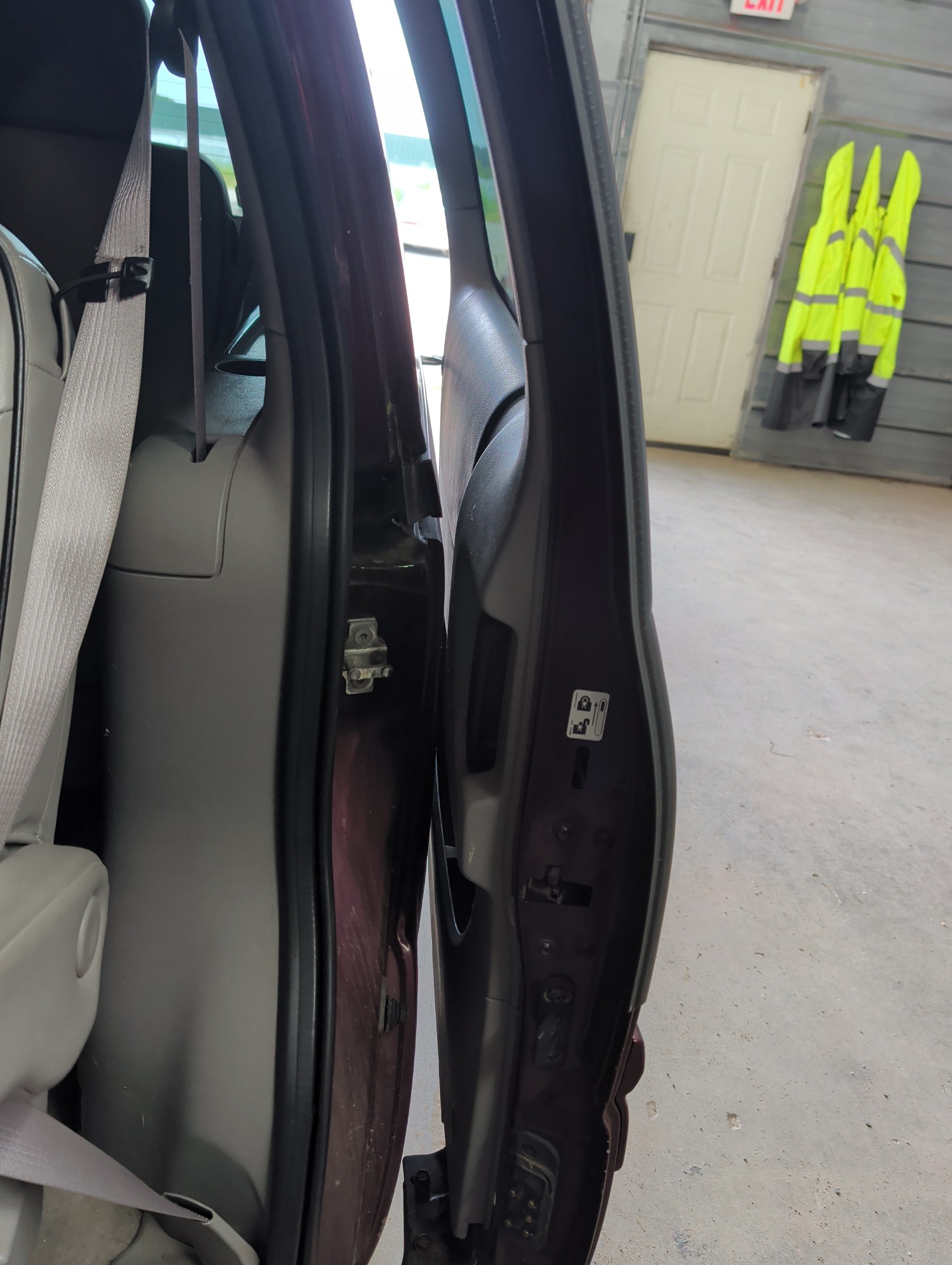 2006 buick terraza cx with 241067 miles for sale near elk-river, minnesota 106322_25_drv_rear_door_panel.jpg