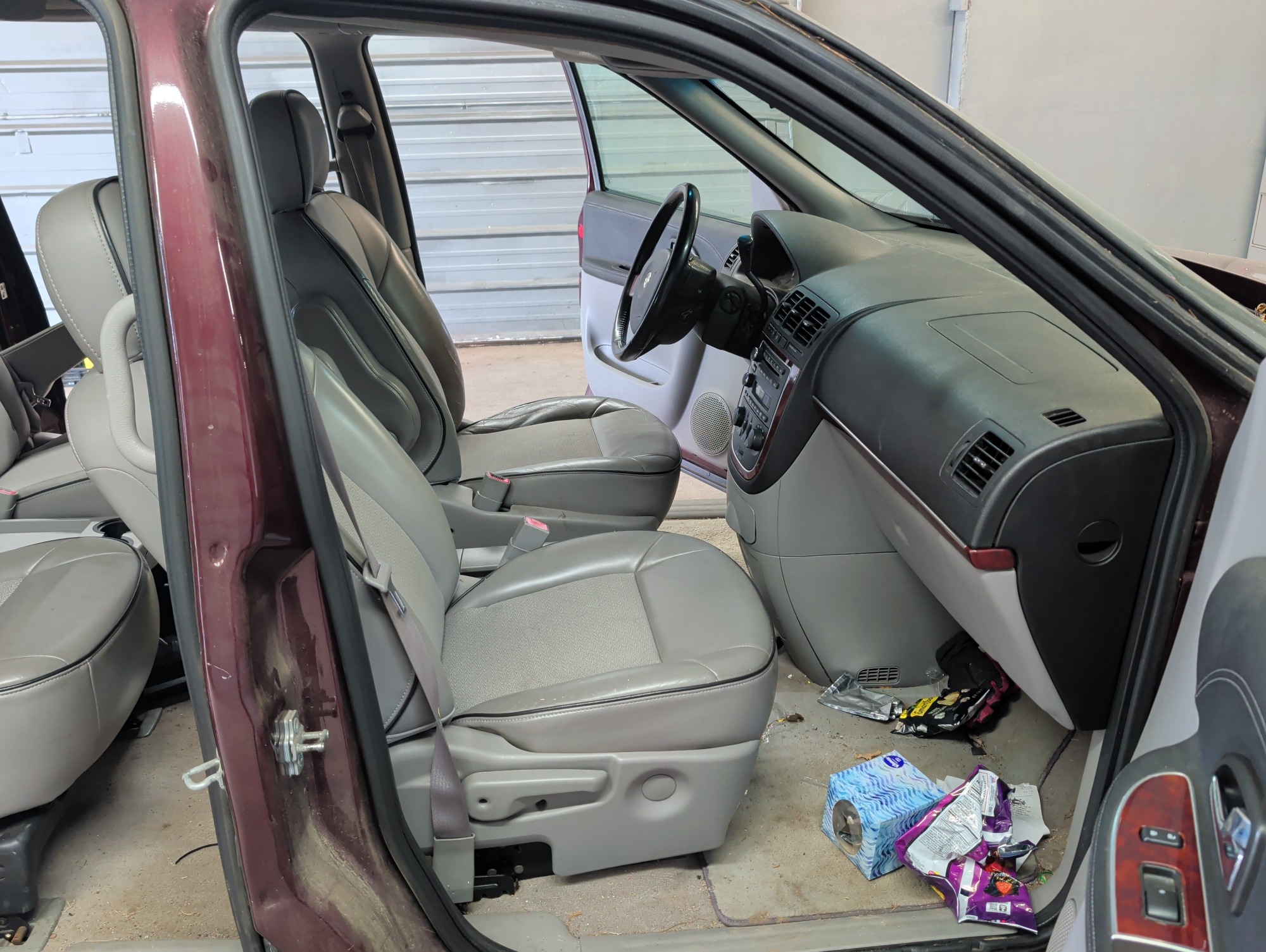 2006 buick terraza cx with 241067 miles for sale near elk-river, minnesota 106322_31_passenger_seat.jpg