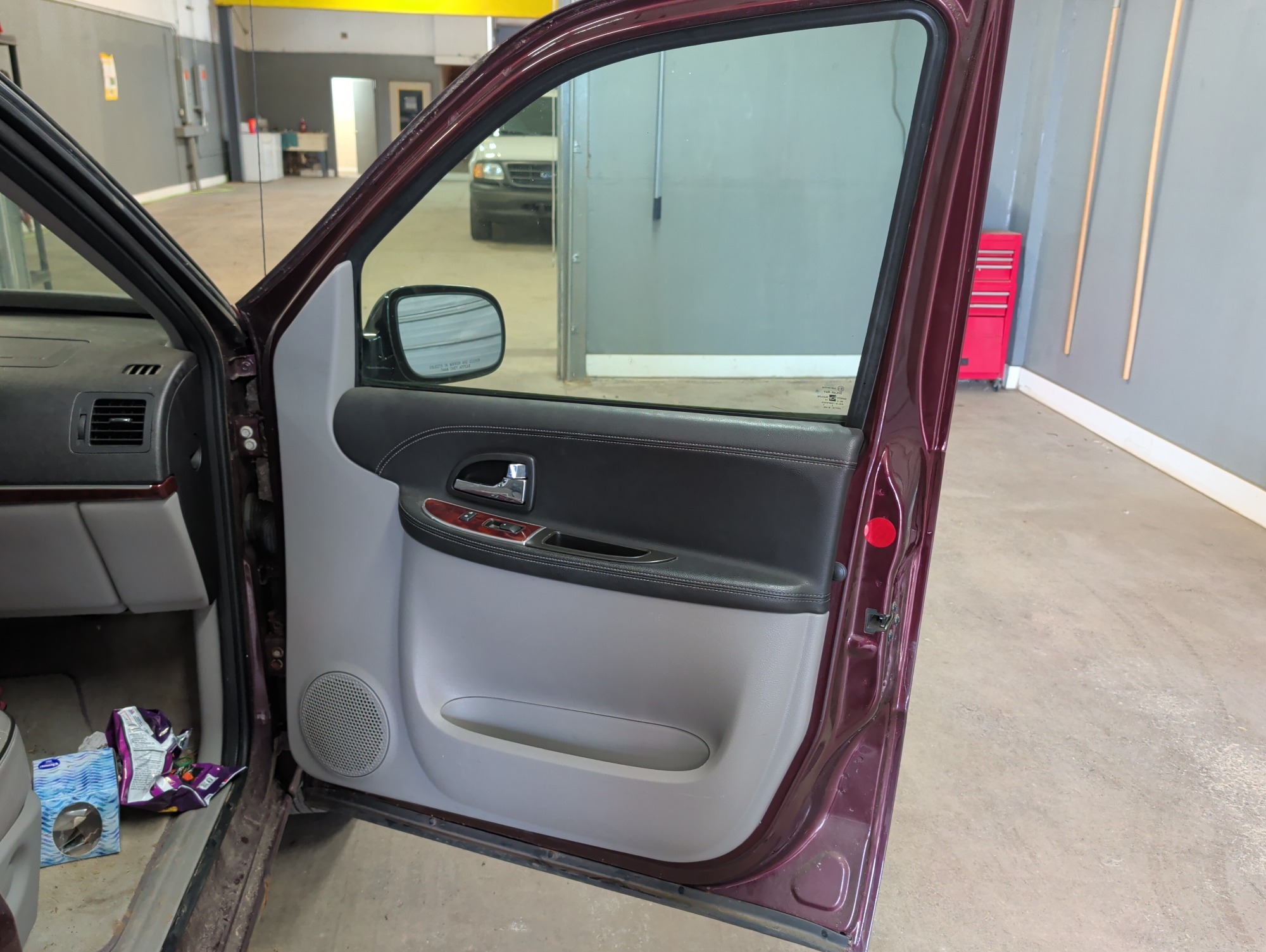 2006 buick terraza cx with 241067 miles for sale near elk-river, minnesota 106322_32_passenger_door_panel.jpg
