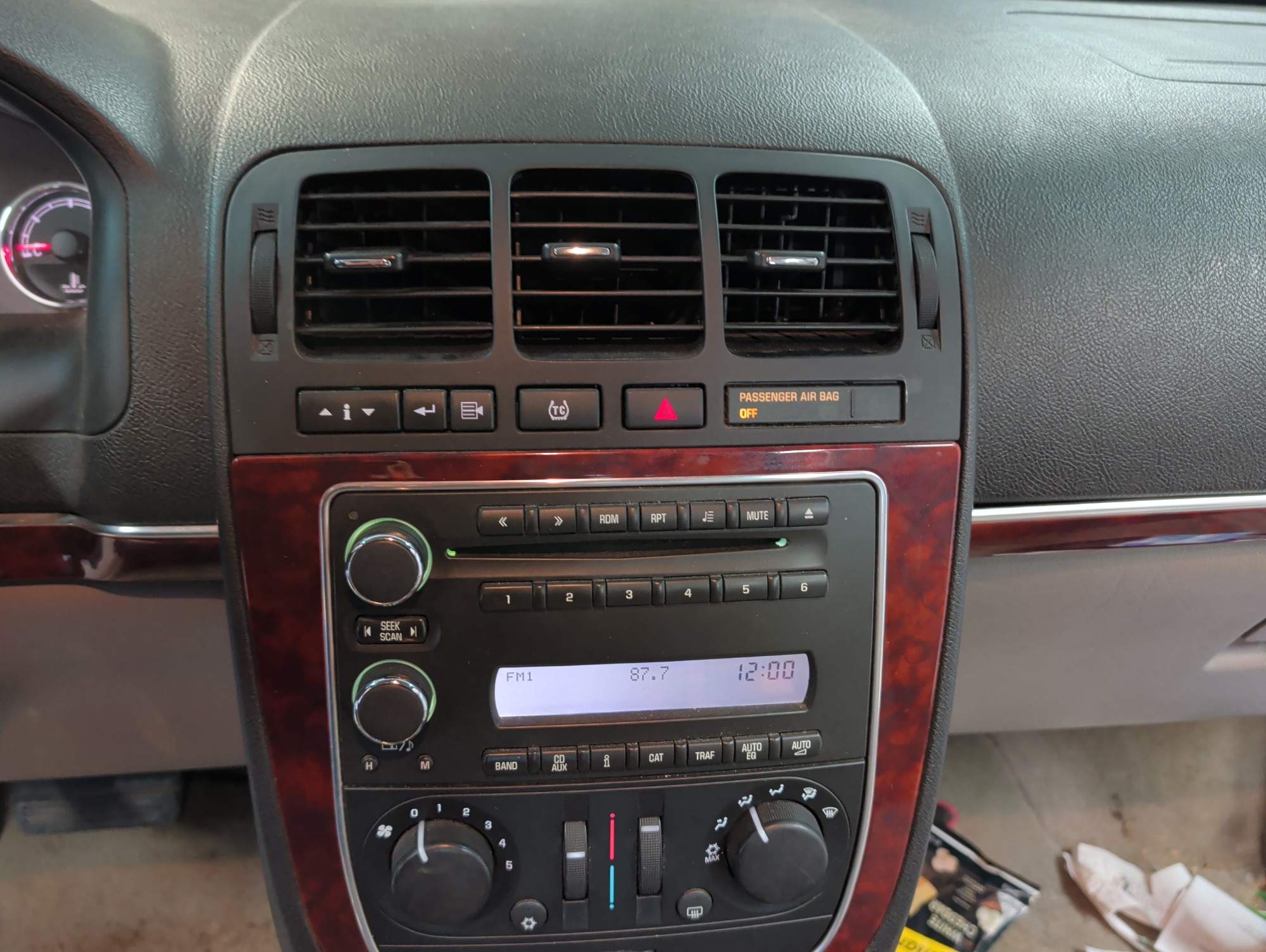 2006 buick terraza cx with 241067 miles for sale near elk-river, minnesota 106322_39_radio_closeup.jpg