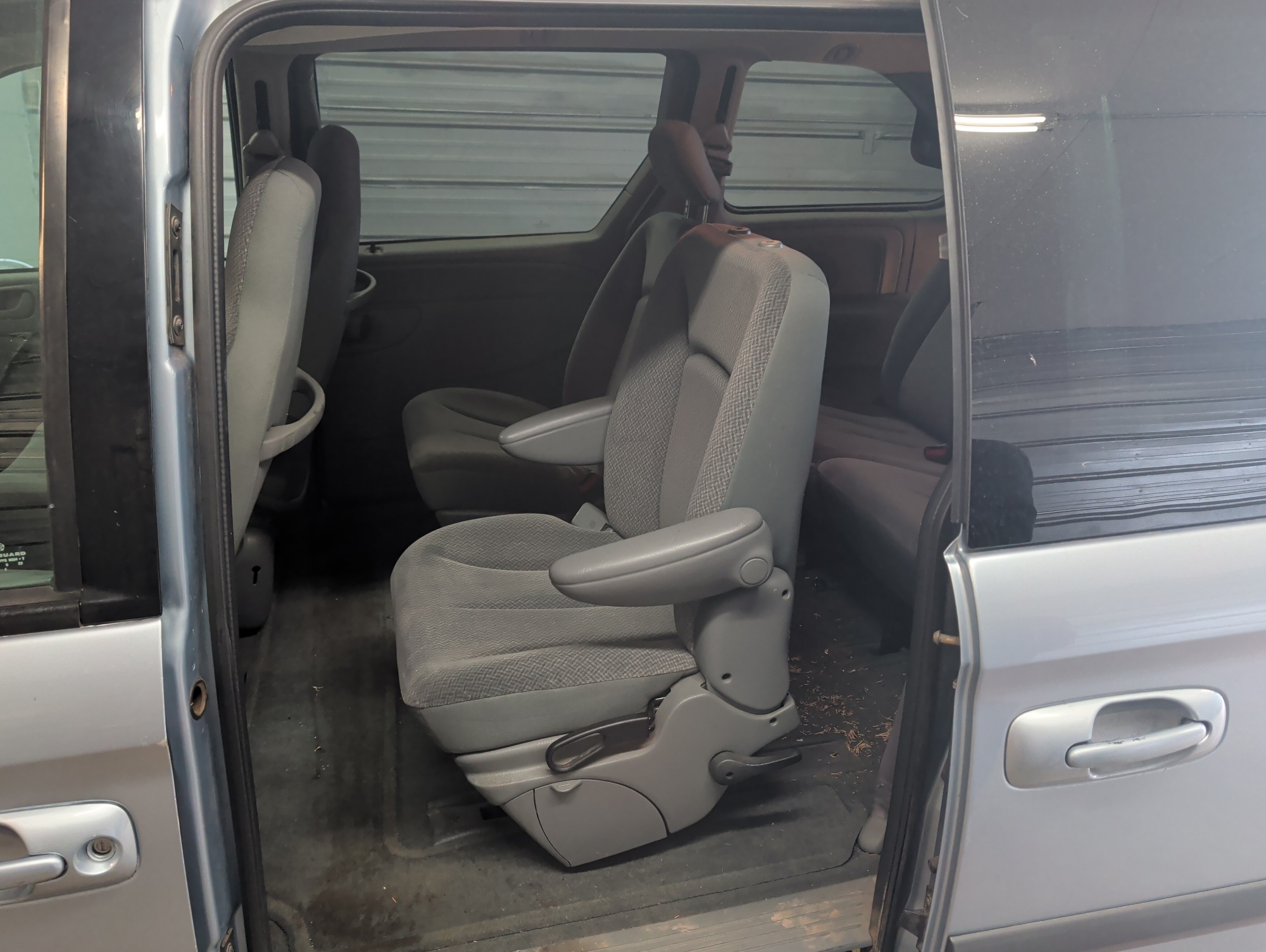 2005 chrysler town-&amp;-country lx with 164706 miles for sale near elk-river, minnesota 106323_24_drv_rear_seat.jpg