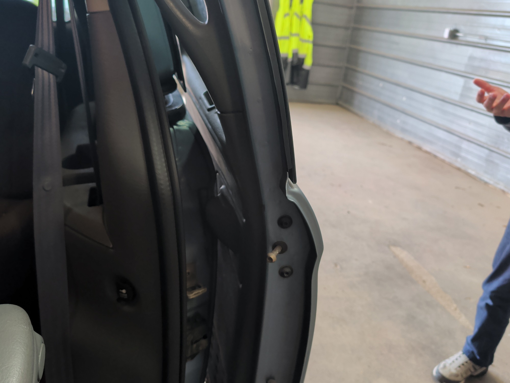 2005 chrysler town-&amp;-country lx with 164706 miles for sale near elk-river, minnesota 106323_25_drv_rear_door_panel.jpg
