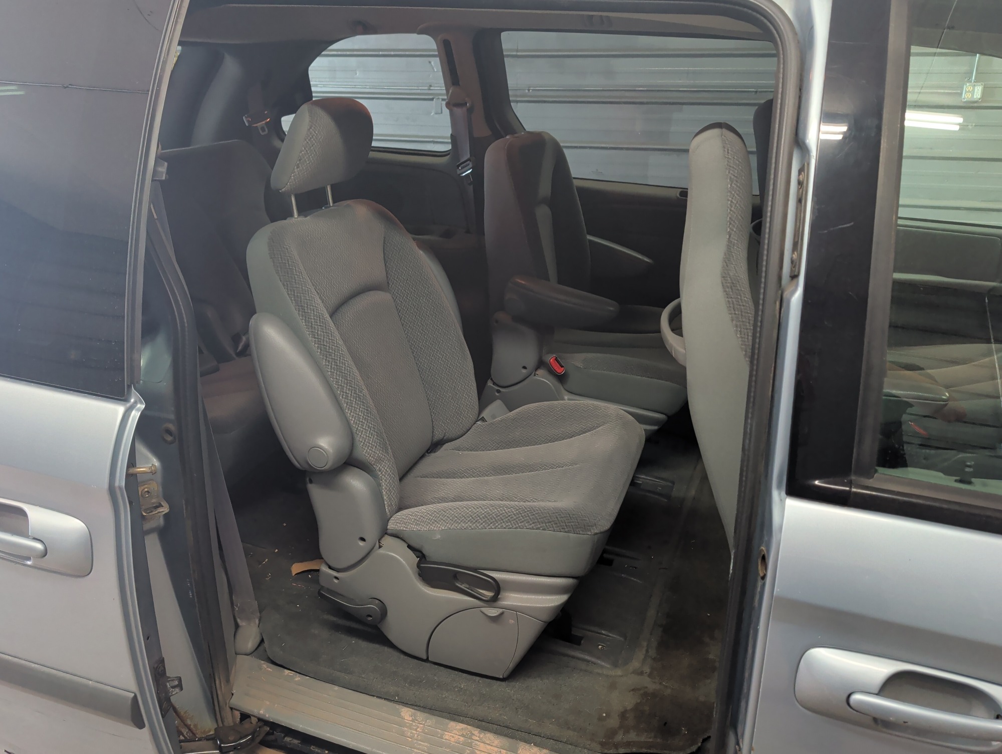 2005 chrysler town-&amp;-country lx with 164706 miles for sale near elk-river, minnesota 106323_28_pass_rear_seat.jpg
