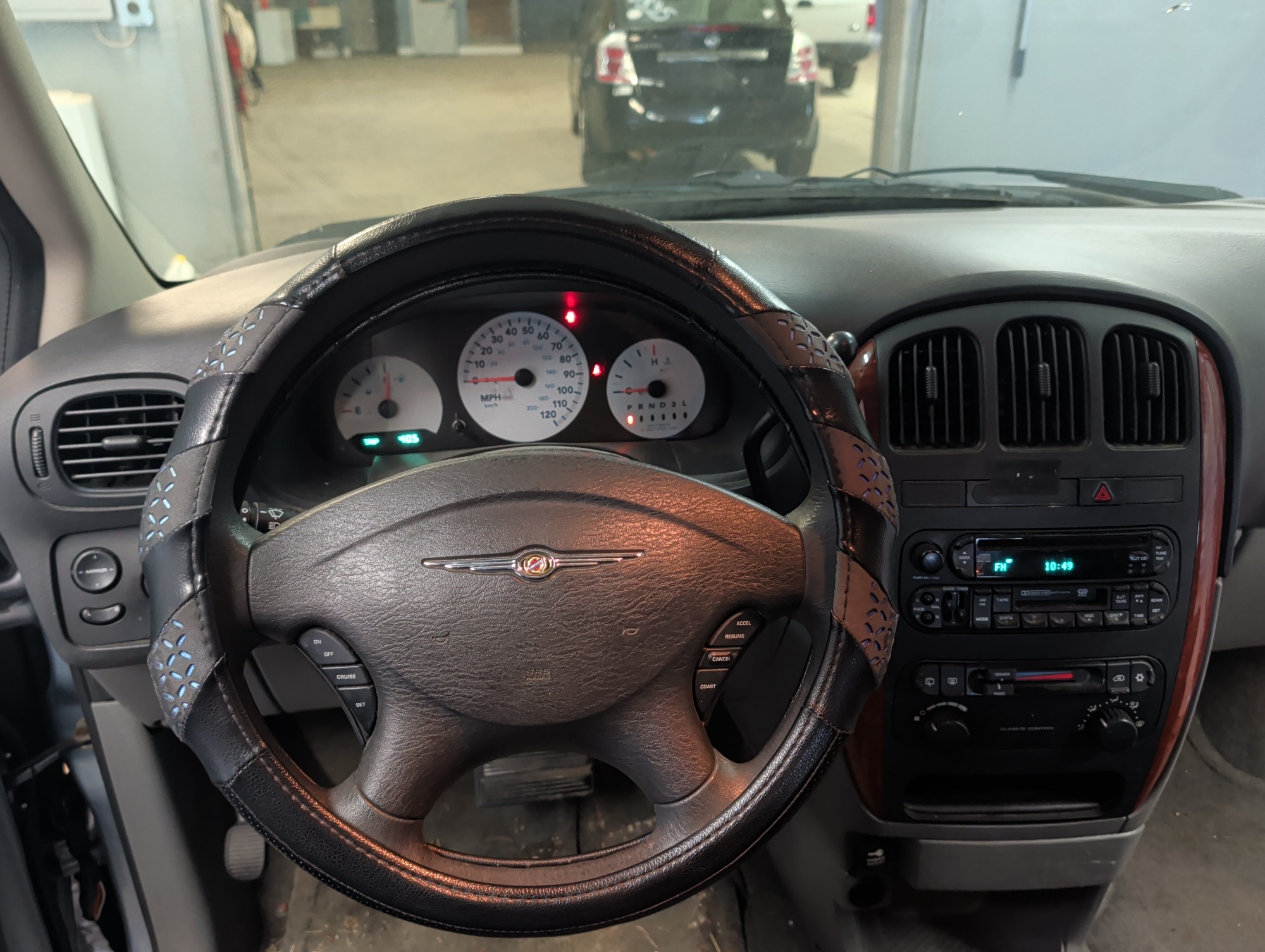 2005 chrysler town-&amp;-country lx with 164706 miles for sale near elk-river, minnesota 106323_33_dash_from_driver.jpg