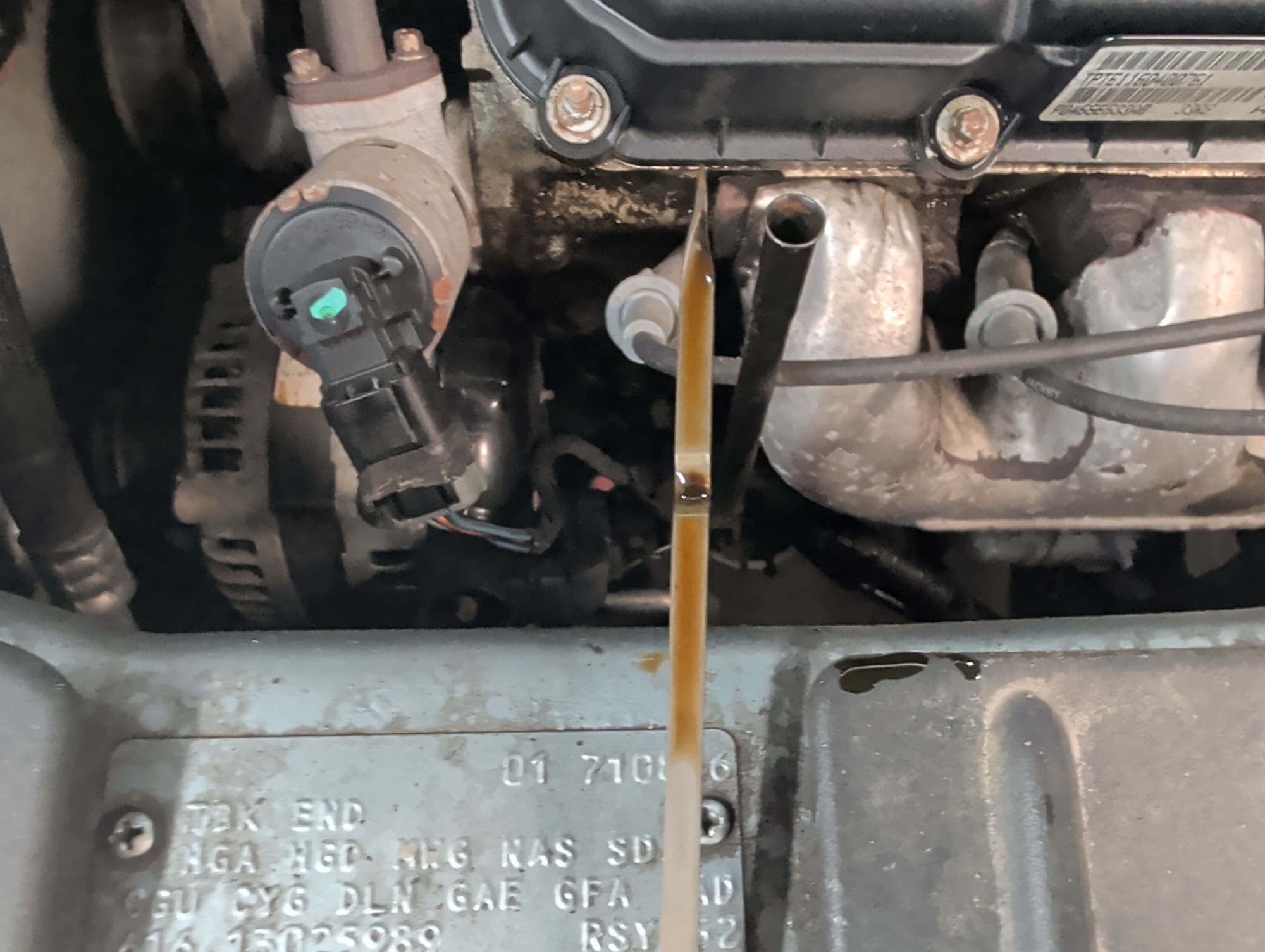2005 chrysler town-&amp;-country lx with 164706 miles for sale near elk-river, minnesota 106323_50_oil_dipstick.jpg