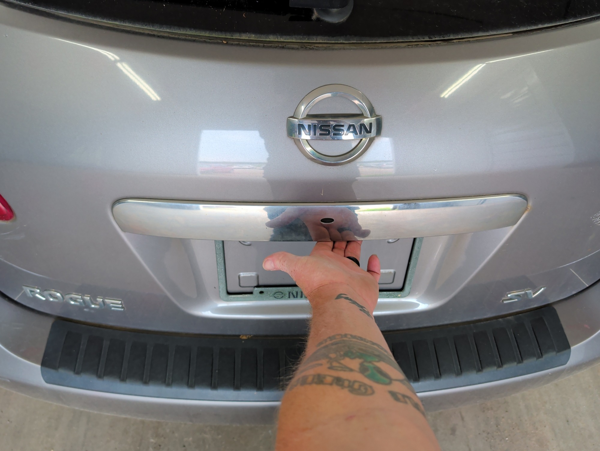 2013 nissan rogue s-2wd with 204423 miles for sale near elk-river, minnesota 106324_26_trunk.jpg