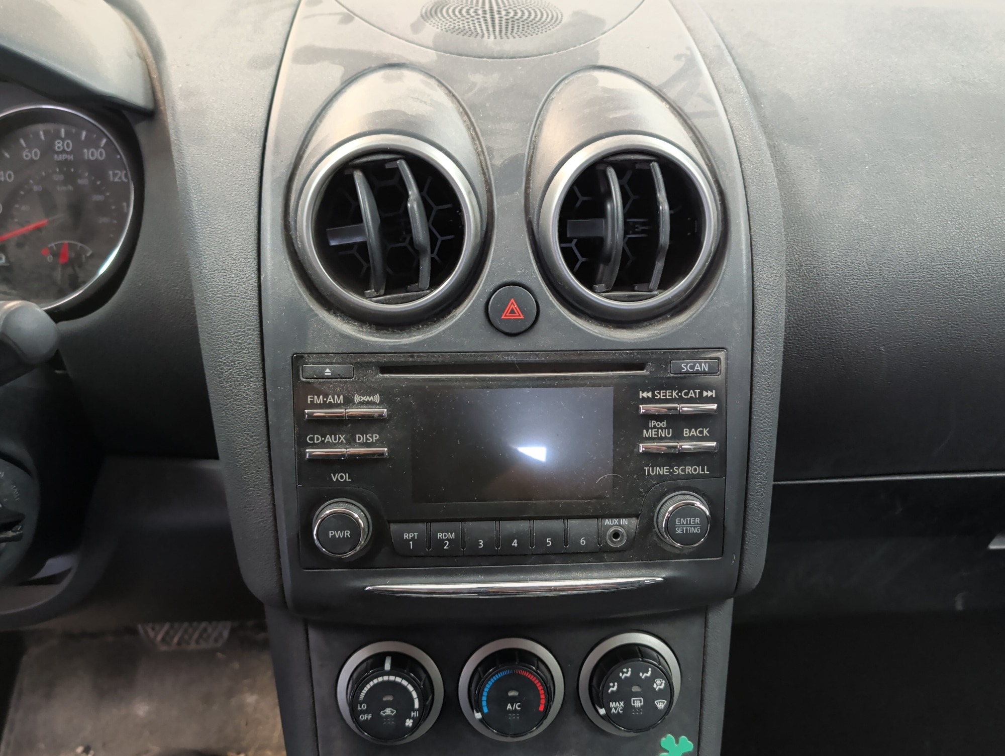 2013 nissan rogue s-2wd with 204423 miles for sale near elk-river, minnesota 106324_39_radio_closeup.jpg