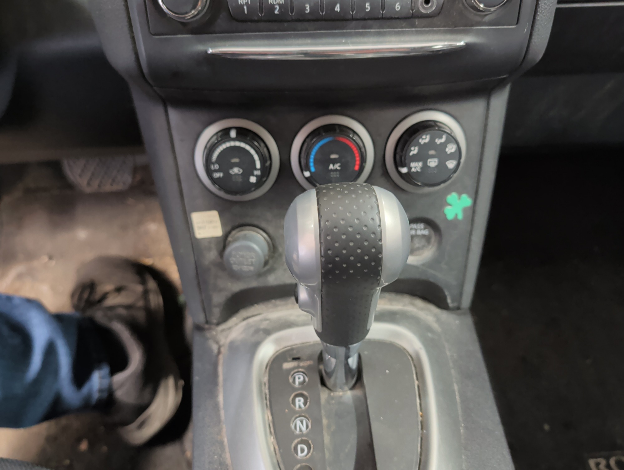 2013 nissan rogue s-2wd with 204423 miles for sale near elk-river, minnesota 106324_40_climate_control.jpg