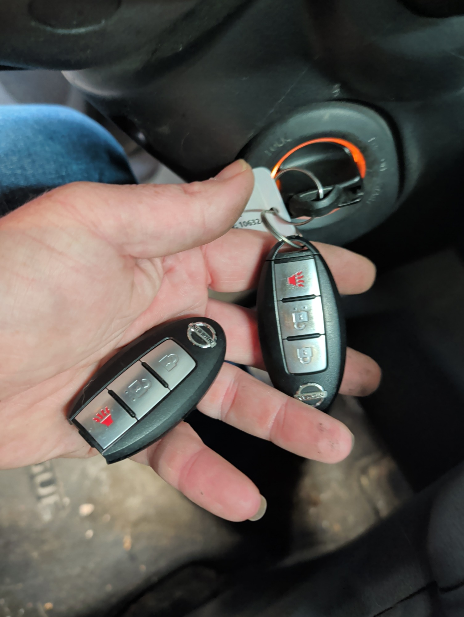 2013 nissan rogue s-2wd with 204423 miles for sale near elk-river, minnesota 106324_51_keys.jpg