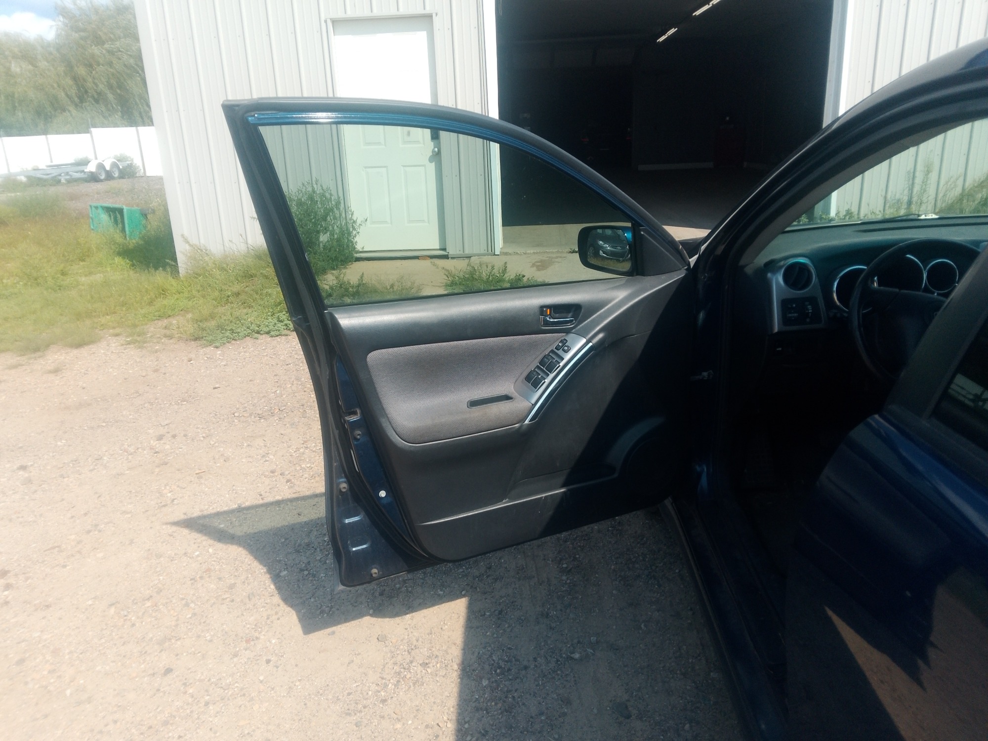 2004 toyota matrix 4wd with 192868 miles for sale near elk-river, minnesota 106327_23_driver_door_panel.jpg
