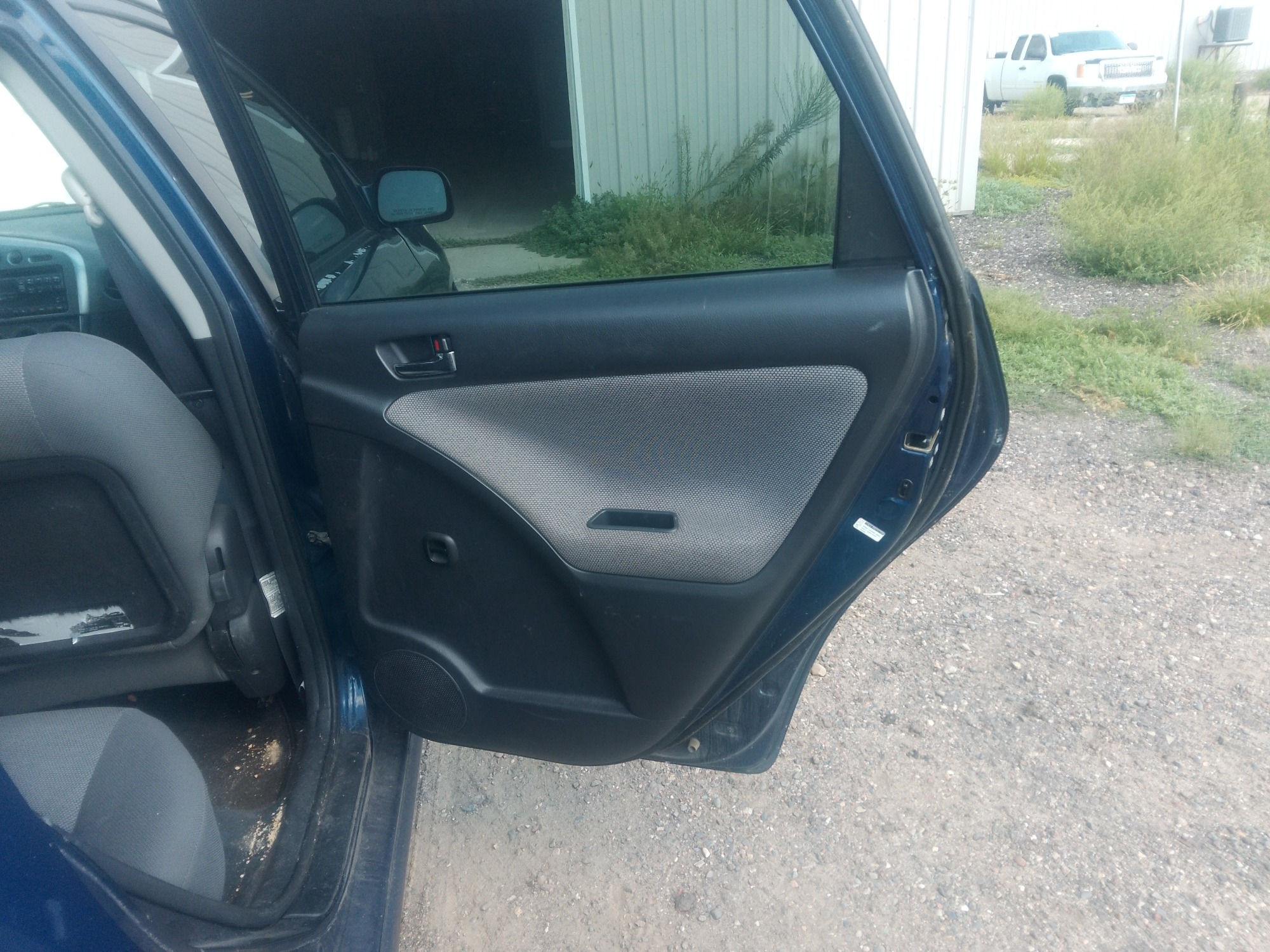 2004 toyota matrix 4wd with 192868 miles for sale near elk-river, minnesota 106327_30_pass_rear_door_panel.jpg