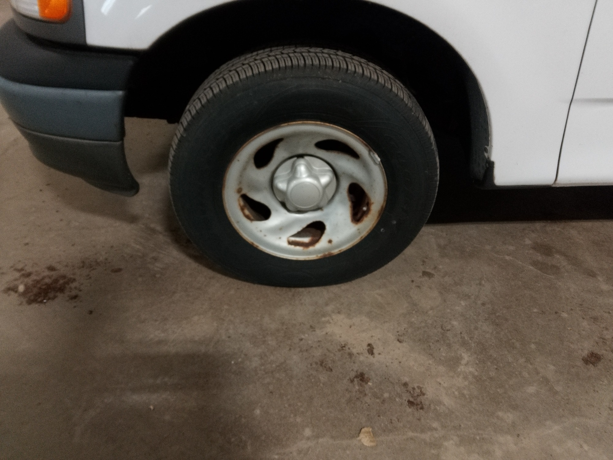 2003 ford f-150 xl-2wd with 106011 miles for sale near elk-river, minnesota 106328_12_drv_front_wheel.jpg
