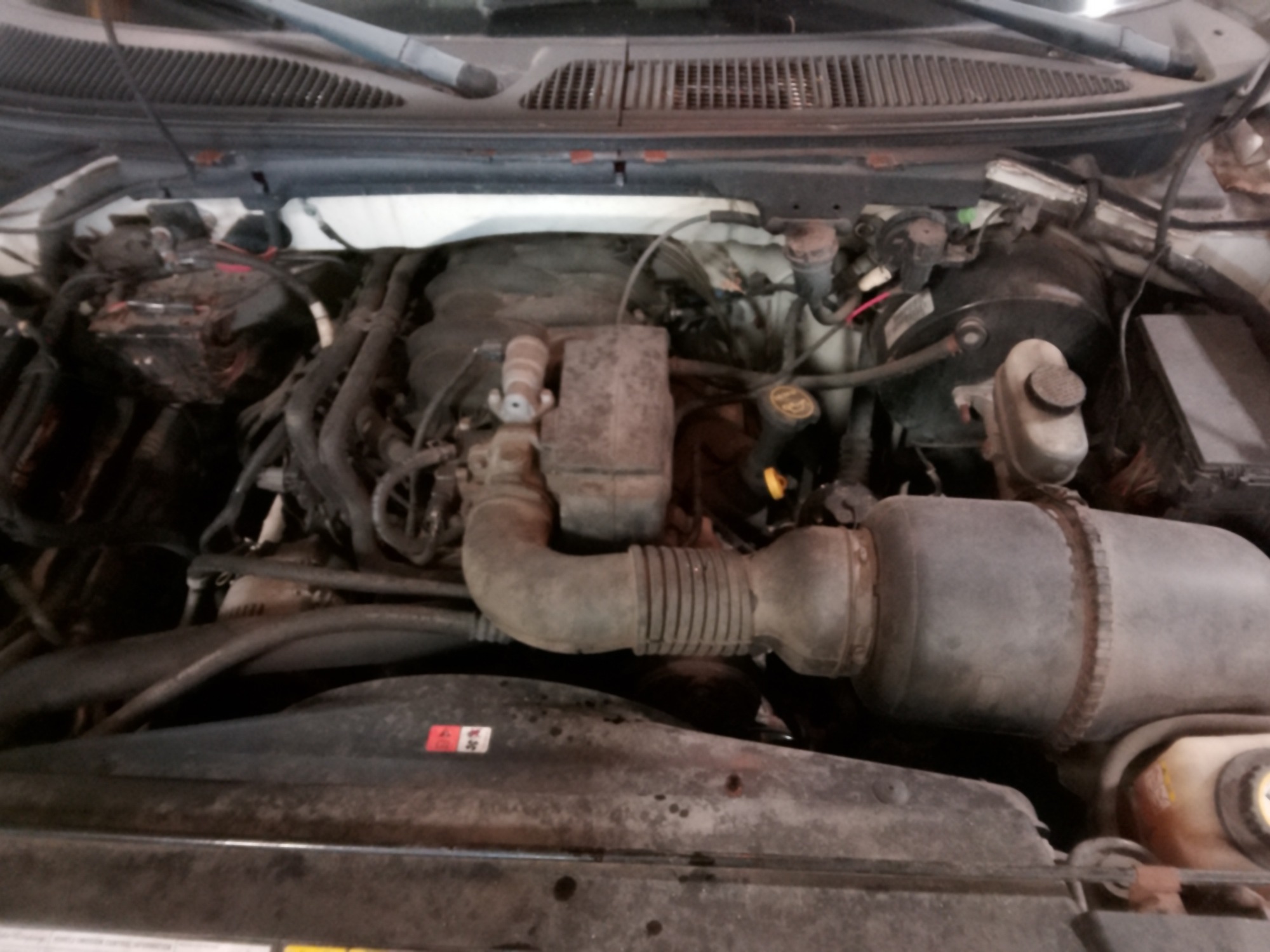 2003 ford f-150 xl-2wd with 106011 miles for sale near elk-river, minnesota 106328_49_engine_bay.jpg