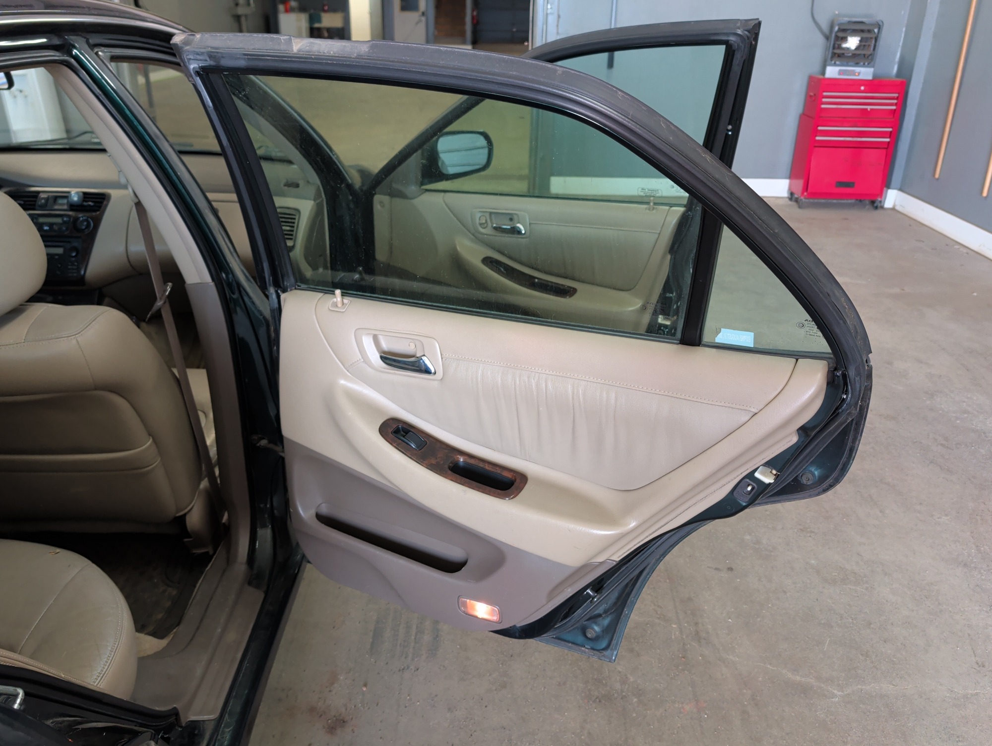 2000 honda accord with 196244 miles for sale near elk-river, minnesota 106329_30_pass_rear_door_panel.jpg