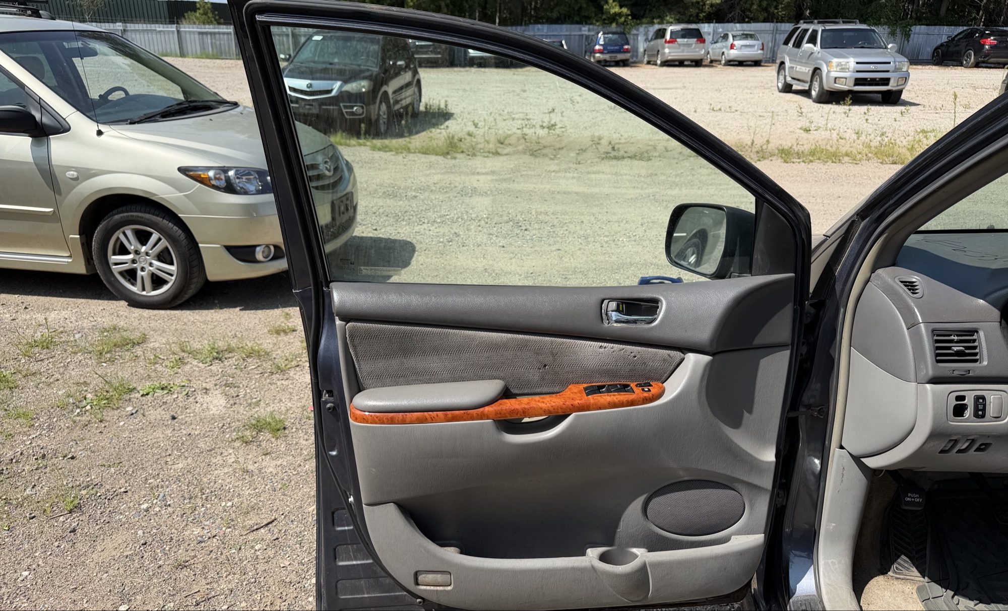 2006 toyota sienna xle with 230312 miles for sale near elk-river, minnesota 106332_23_driver_door_panel.jpg