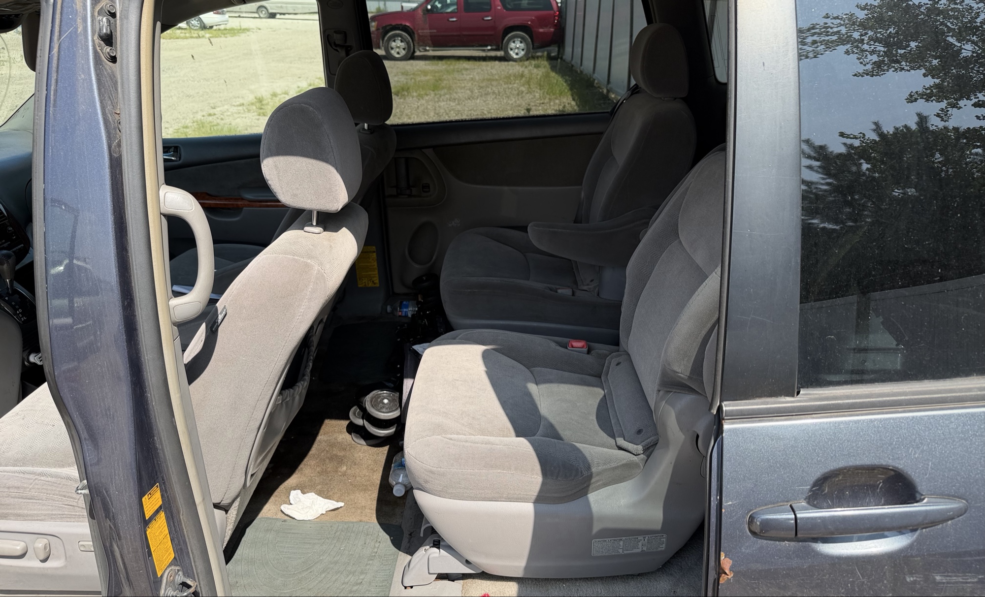 2006 toyota sienna xle with 230312 miles for sale near elk-river, minnesota 106332_24_drv_rear_seat.jpg