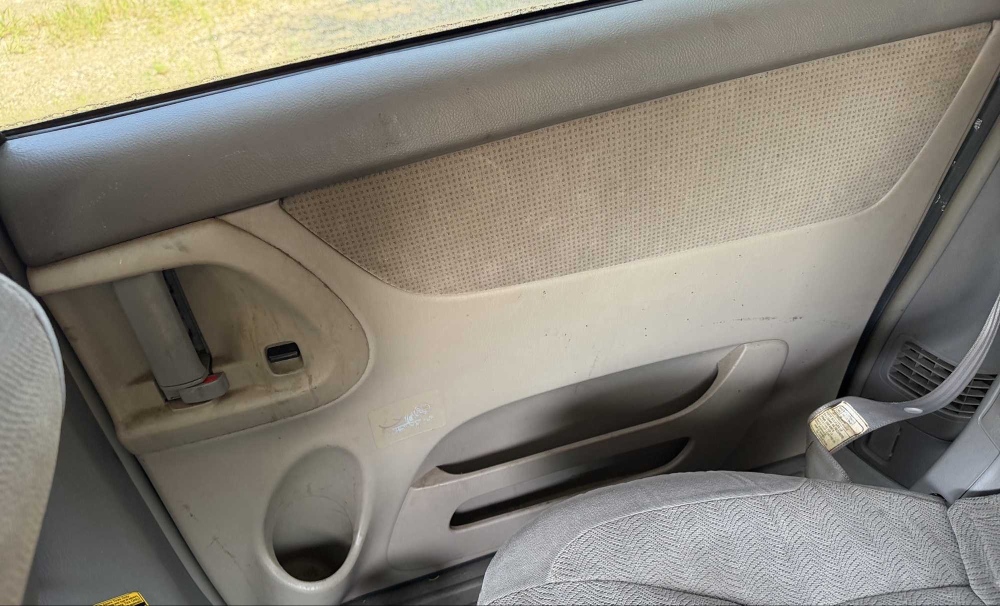 2006 toyota sienna xle with 230312 miles for sale near elk-river, minnesota 106332_30_pass_rear_door_panel.jpg