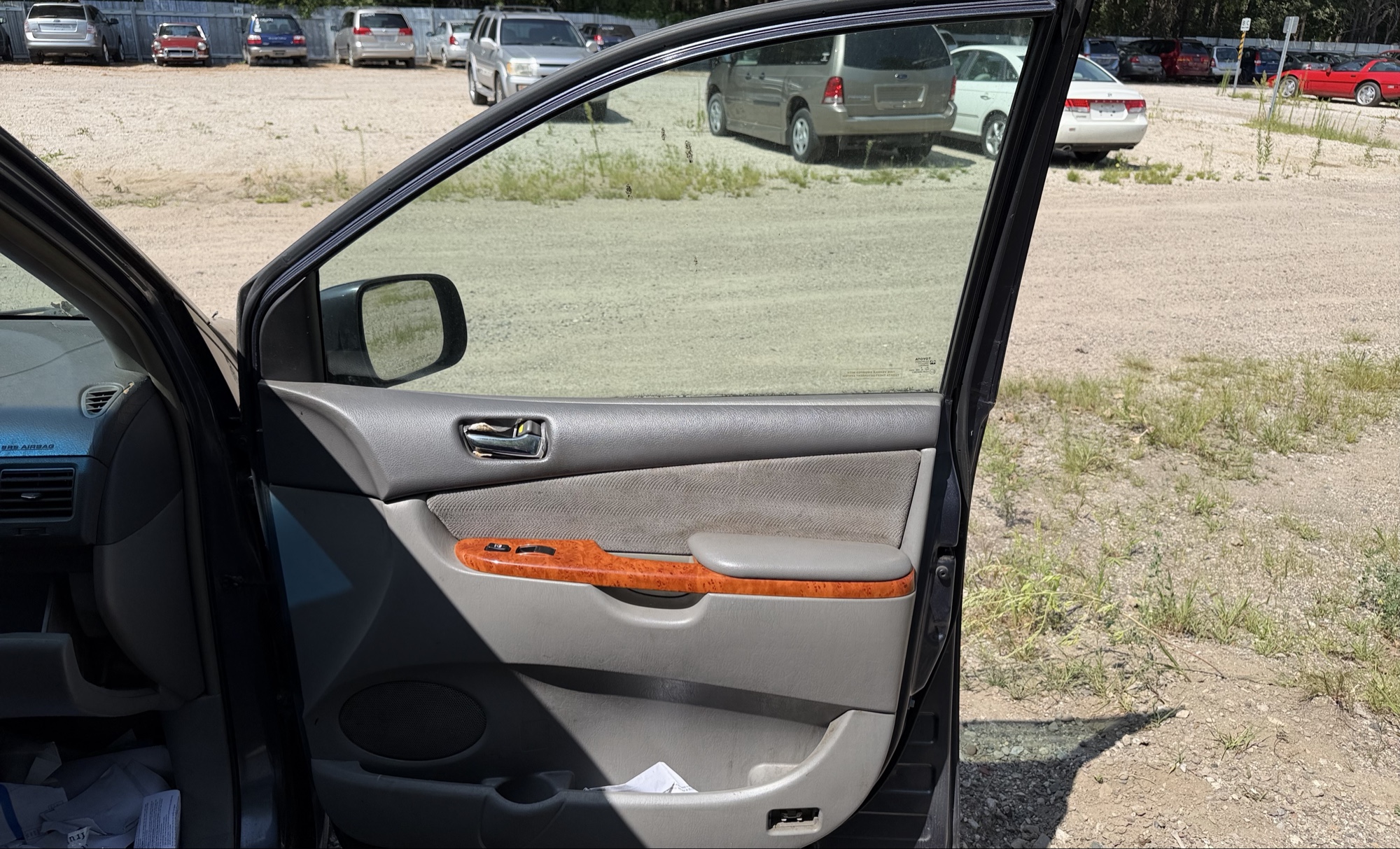 2006 toyota sienna xle with 230312 miles for sale near elk-river, minnesota 106332_32_passenger_door_panel.jpg