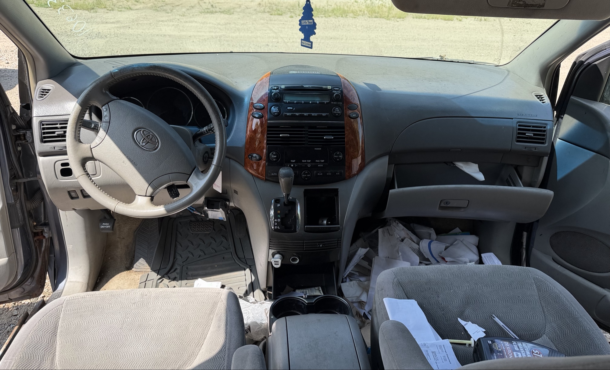 2006 toyota sienna xle with 230312 miles for sale near elk-river, minnesota 106332_34_whole_dash.jpg