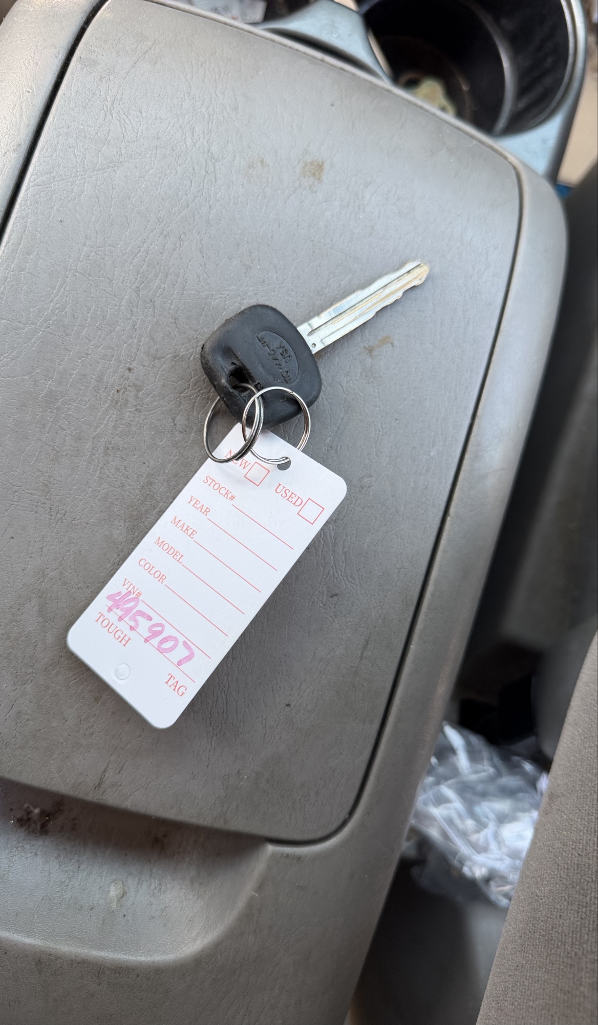 2006 toyota sienna xle with 230312 miles for sale near elk-river, minnesota 106332_51_keys.jpg