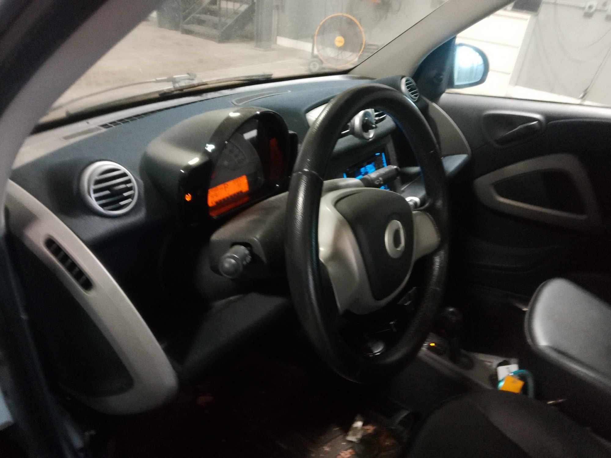 2013 smart fortwo passion with 64568 miles for sale near elk-river, minnesota 106333_37_left_of_steering_wheel.jpg