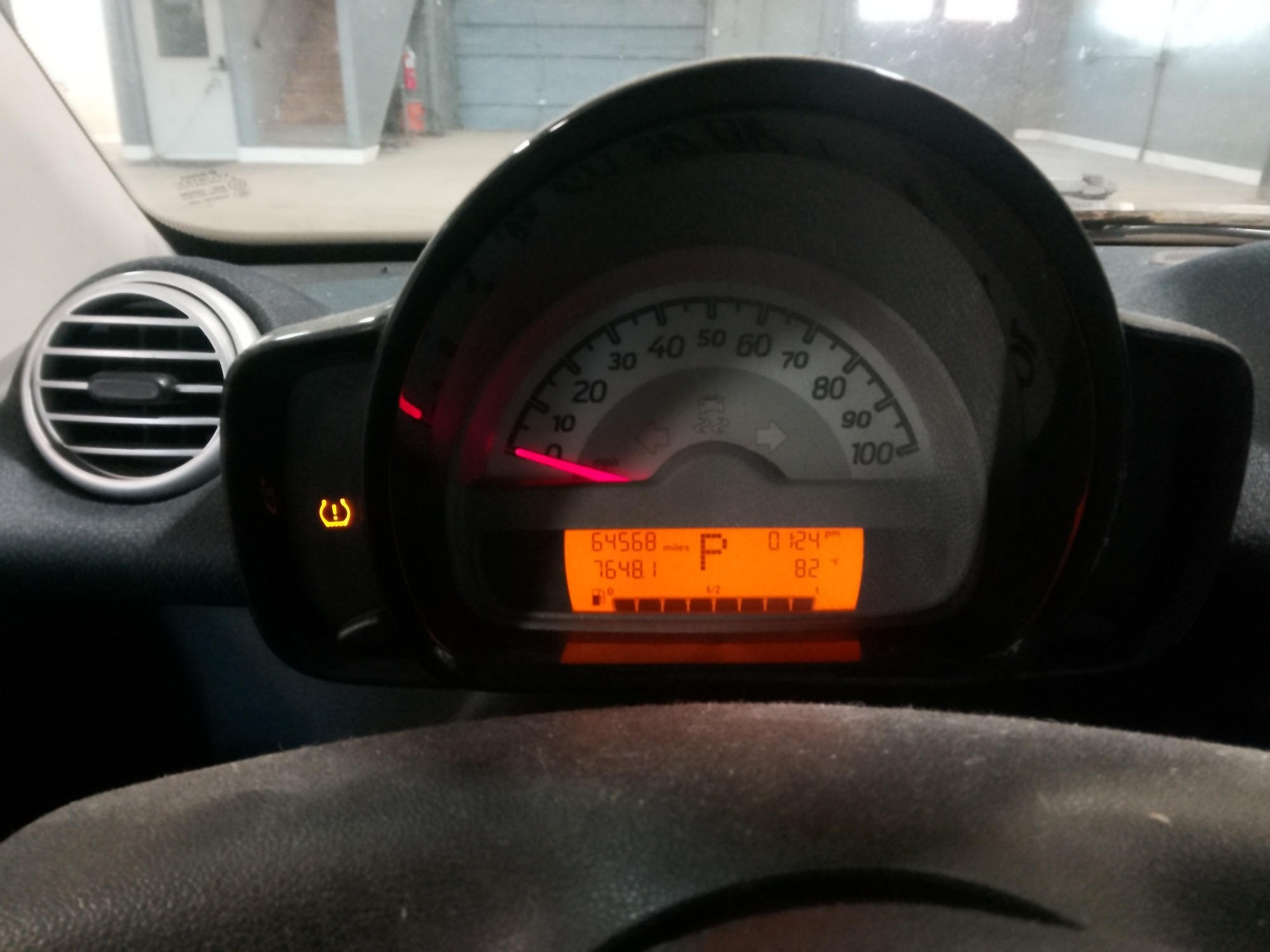 2013 smart fortwo passion with 64568 miles for sale near elk-river, minnesota 106333_43_gauge_cluster.jpg