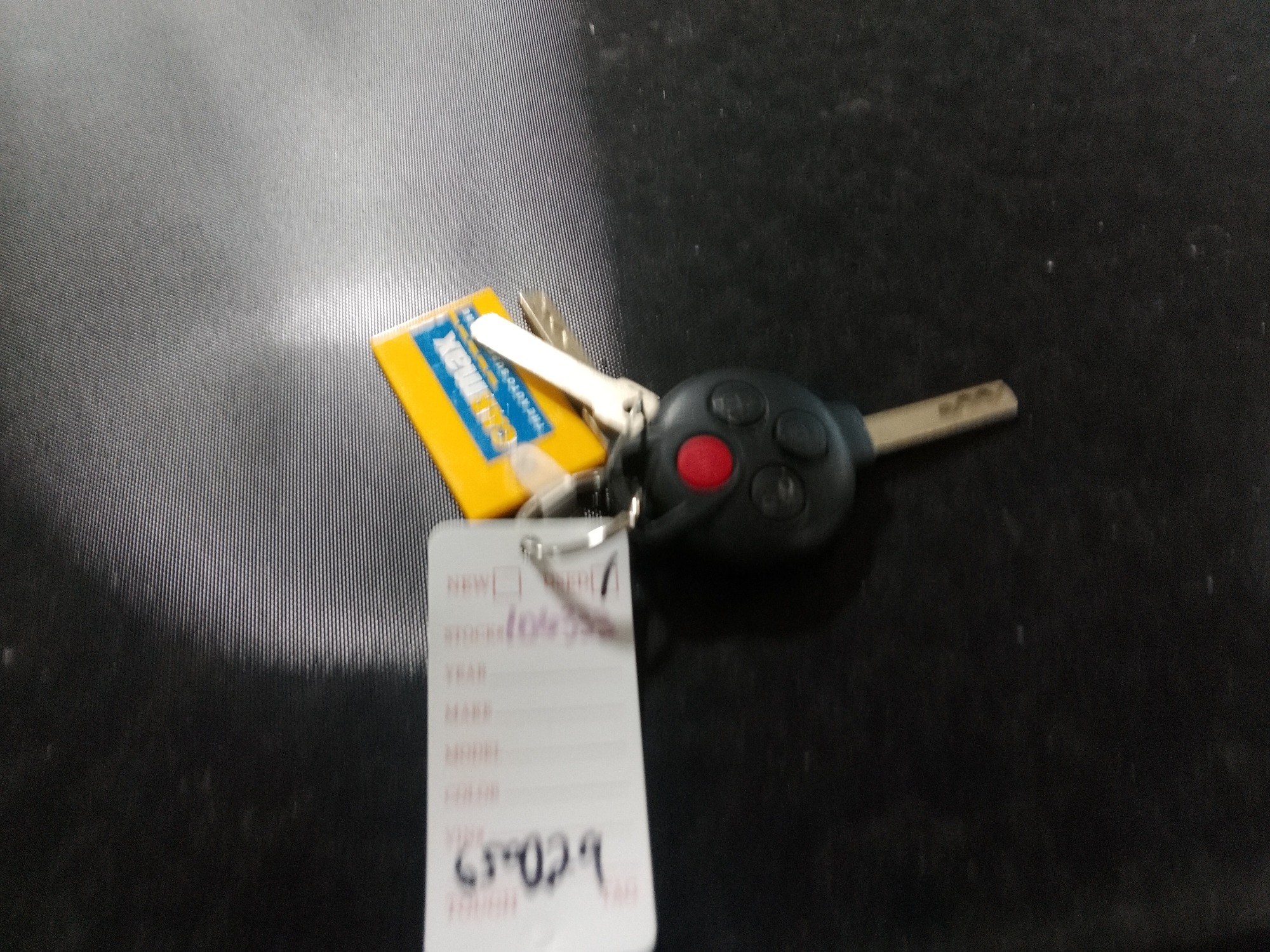 2013 smart fortwo passion with 64568 miles for sale near elk-river, minnesota 106333_51_keys.jpg