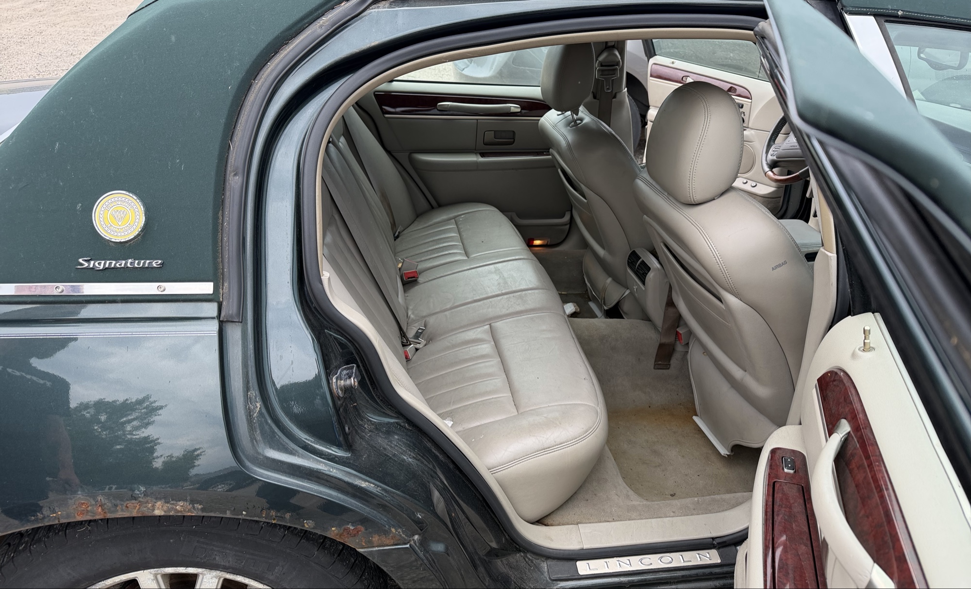 2003 lincoln town-car signature with 110292 miles for sale near elk-river, minnesota 106334_28_pass_rear_seat.jpg
