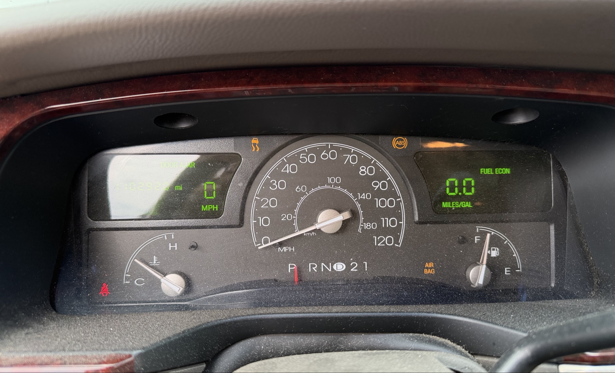 2003 lincoln town-car signature with 110292 miles for sale near elk-river, minnesota 106334_43_gauge_cluster.jpg