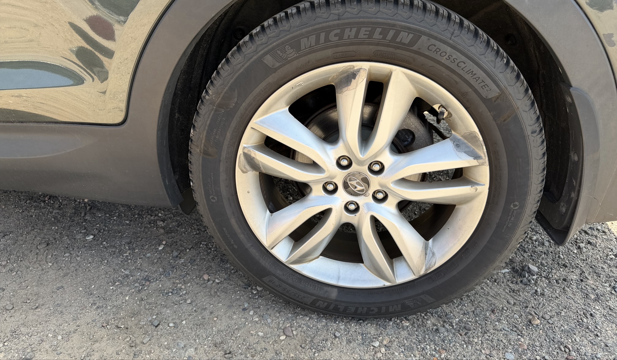 2013 hyundai santa-fe sport-2.0-awd with 164239 miles for sale near elk-river, minnesota 106336_13_rear_drv_wheel.jpg